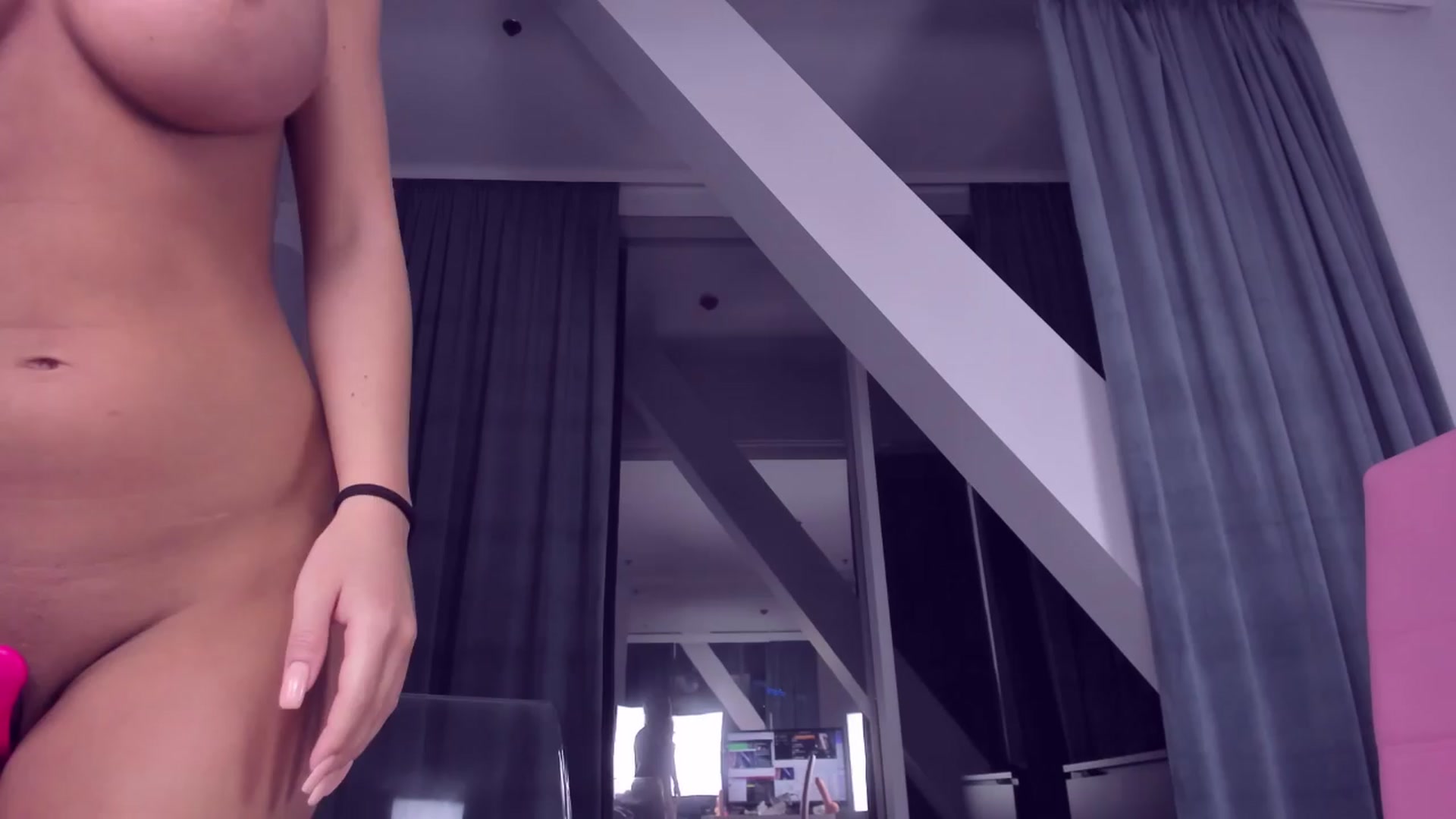 Gallery image thumbnail from AudreyRyen's myfreecams stream on, 04/02/2024, 17:49 image 7 of 20
