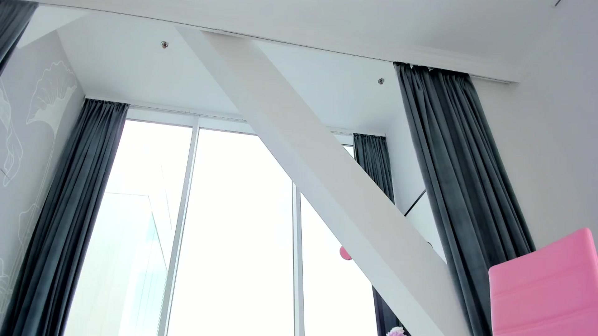 Gallery image thumbnail from AudreyRyen's myfreecams stream on, 05/22/2024, 13:03 image 4 of 20