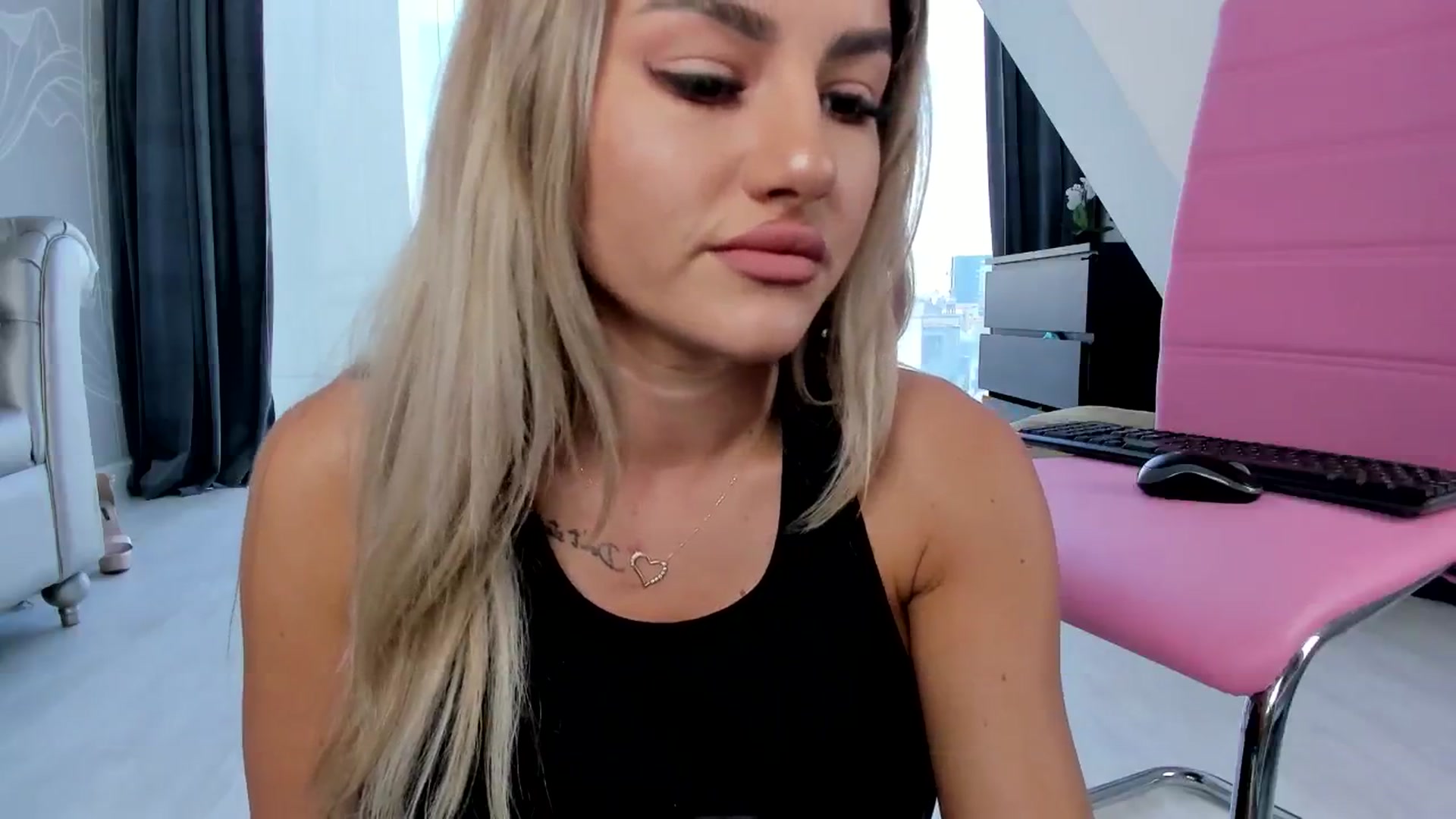 Gallery image thumbnail from AudreyRyen's myfreecams stream on, 07/27/2024, 11:34 image 4 of 20