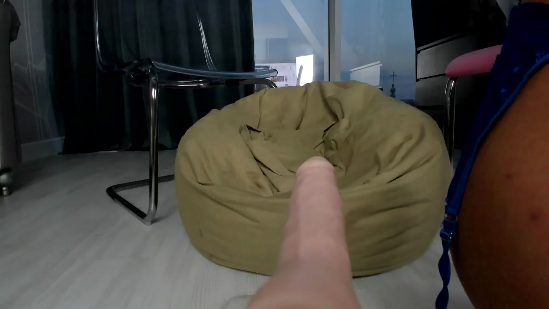 Gallery image thumbnail from AudreyRyen's myfreecams stream on, 08/10/2024, 17:43 image 17 of 20