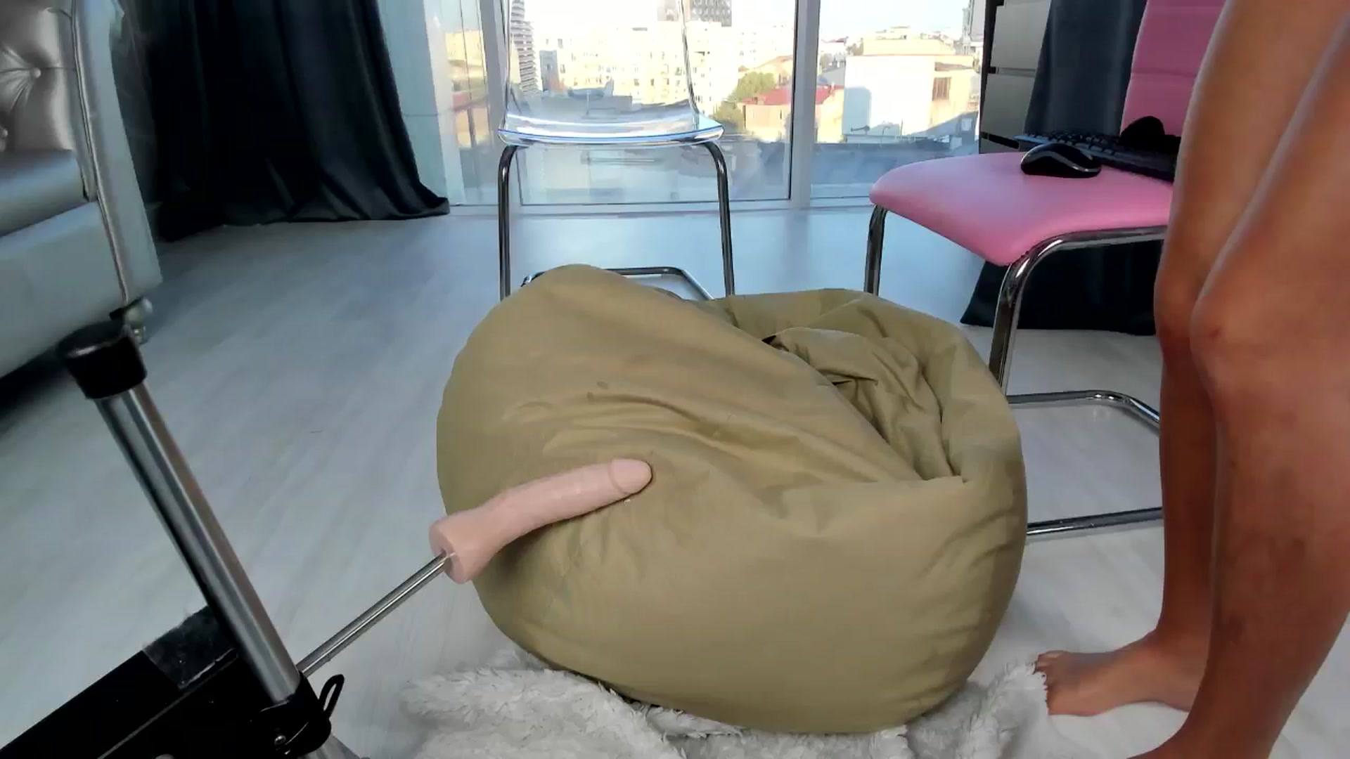 Gallery image thumbnail from AudreyRyen's myfreecams stream on, 09/12/2024, 18:35 image 13 of 20