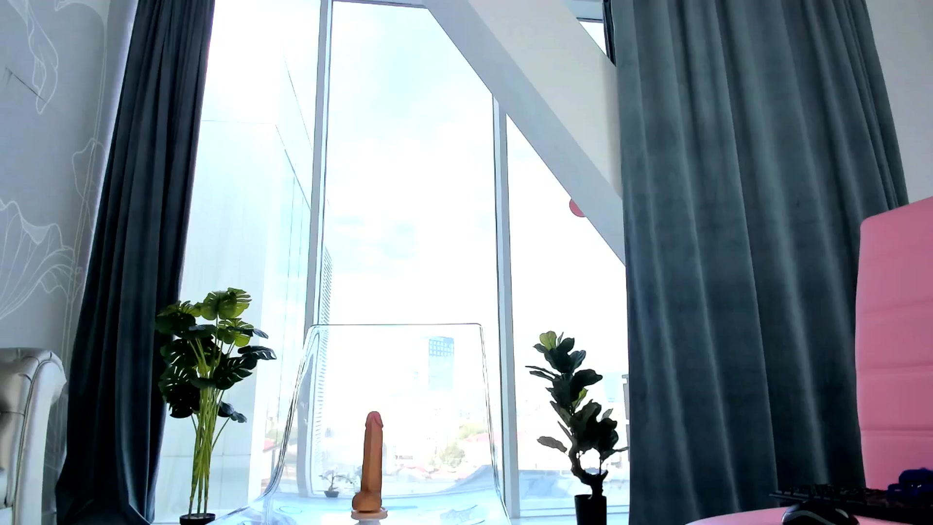 Gallery image thumbnail from AudreyRyen's myfreecams stream on, 10/03/2024, 16:53 image 6 of 20