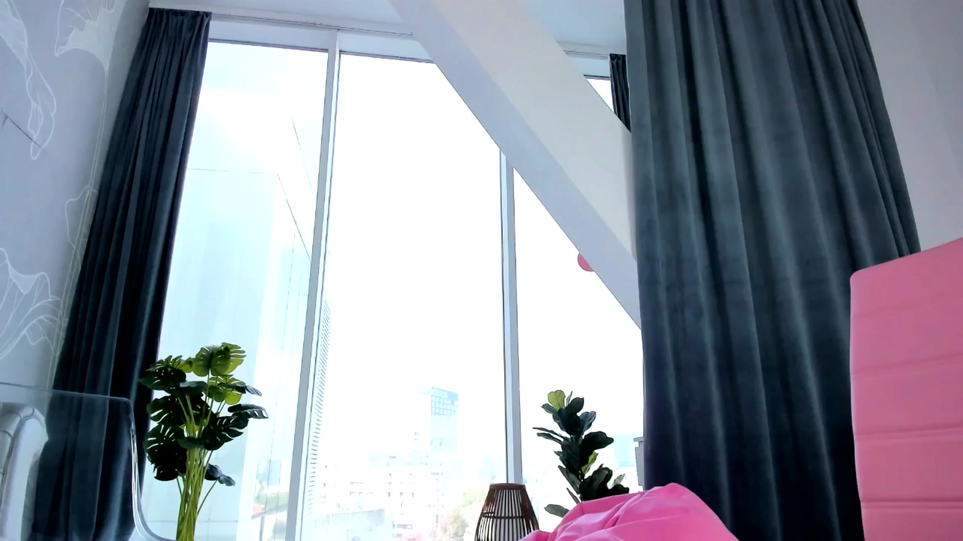 Gallery image thumbnail from AudreyRyen's myfreecams stream on, 10/04/2024, 13:47 image 10 of 20