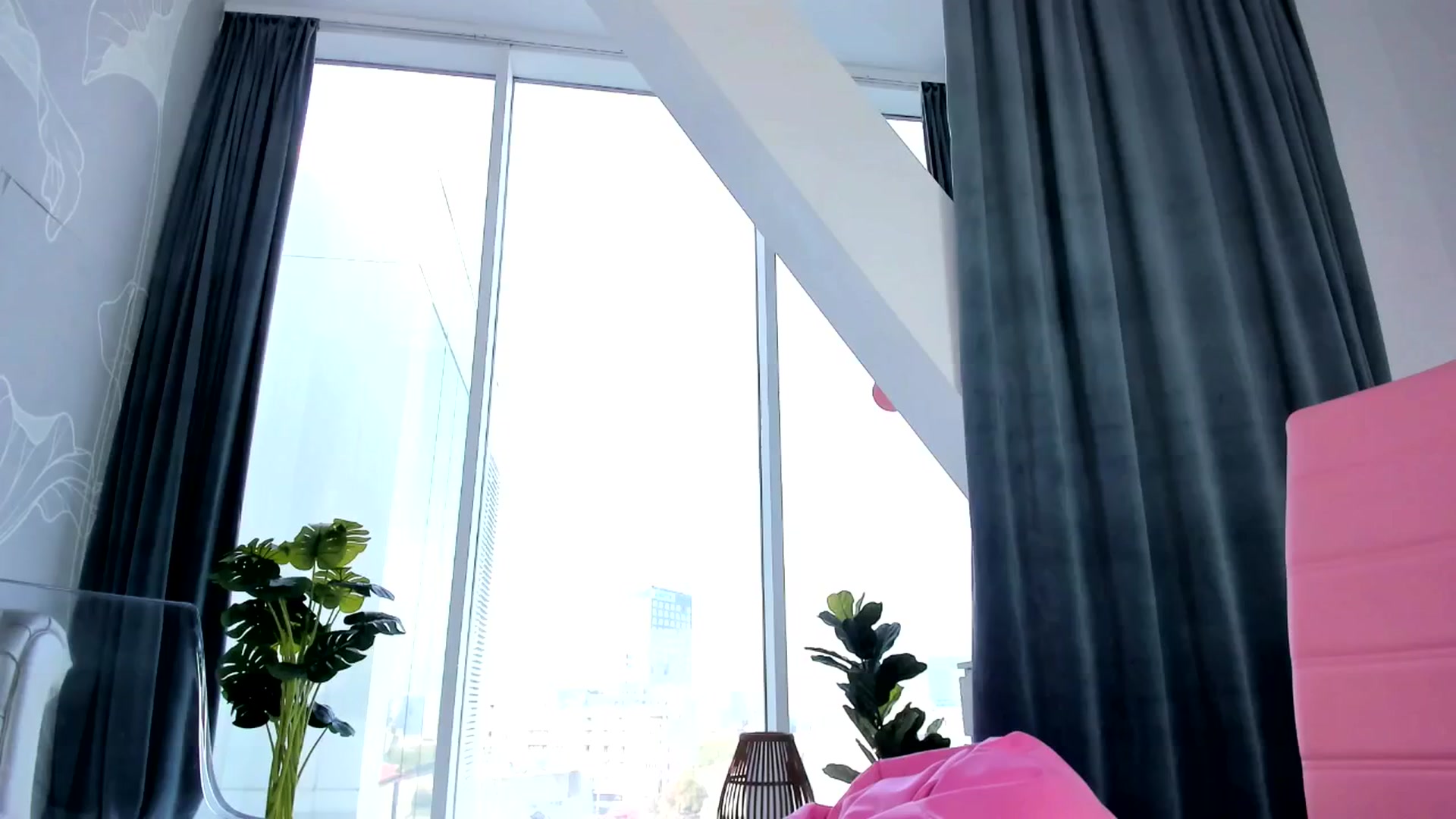 Gallery image thumbnail from AudreyRyen's myfreecams stream on, 10/04/2024, 13:47 image 12 of 20