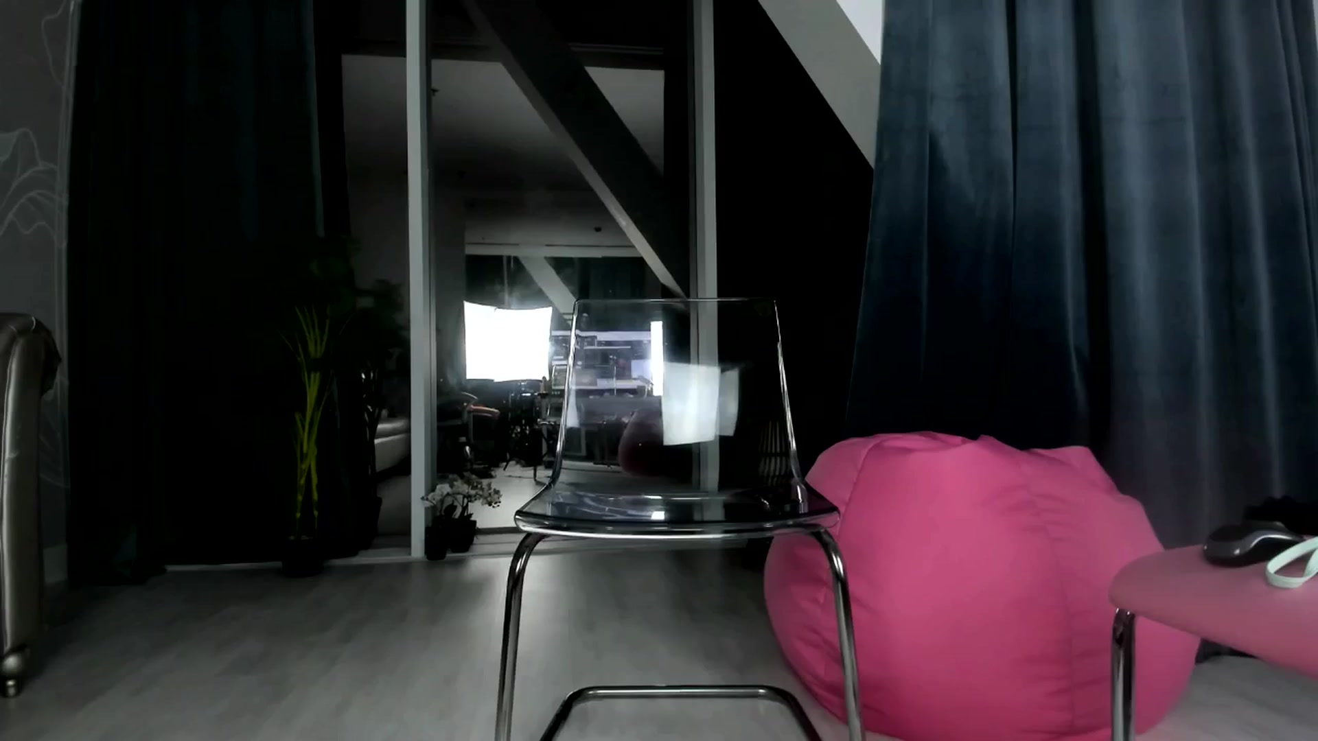 Gallery image thumbnail from AudreyRyen's myfreecams stream on, 10/08/2024, 17:21 image 13 of 20