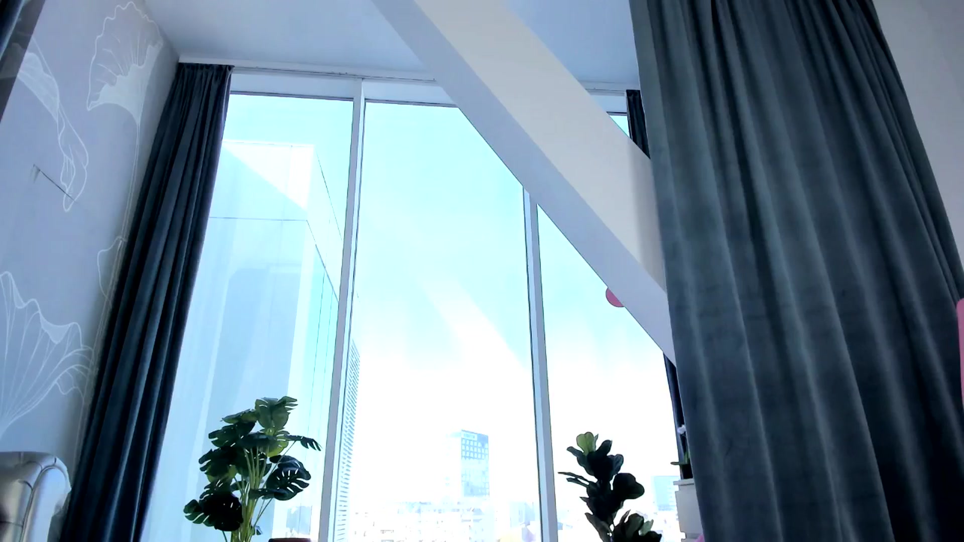Gallery image thumbnail from AudreyRyen's myfreecams stream on, 10/10/2024, 15:23 image 3 of 20