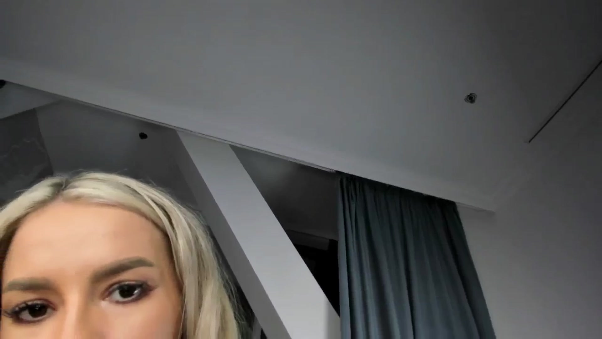 Gallery image thumbnail from AudreyRyen's myfreecams stream on, 10/18/2024, 17:16 image 10 of 20