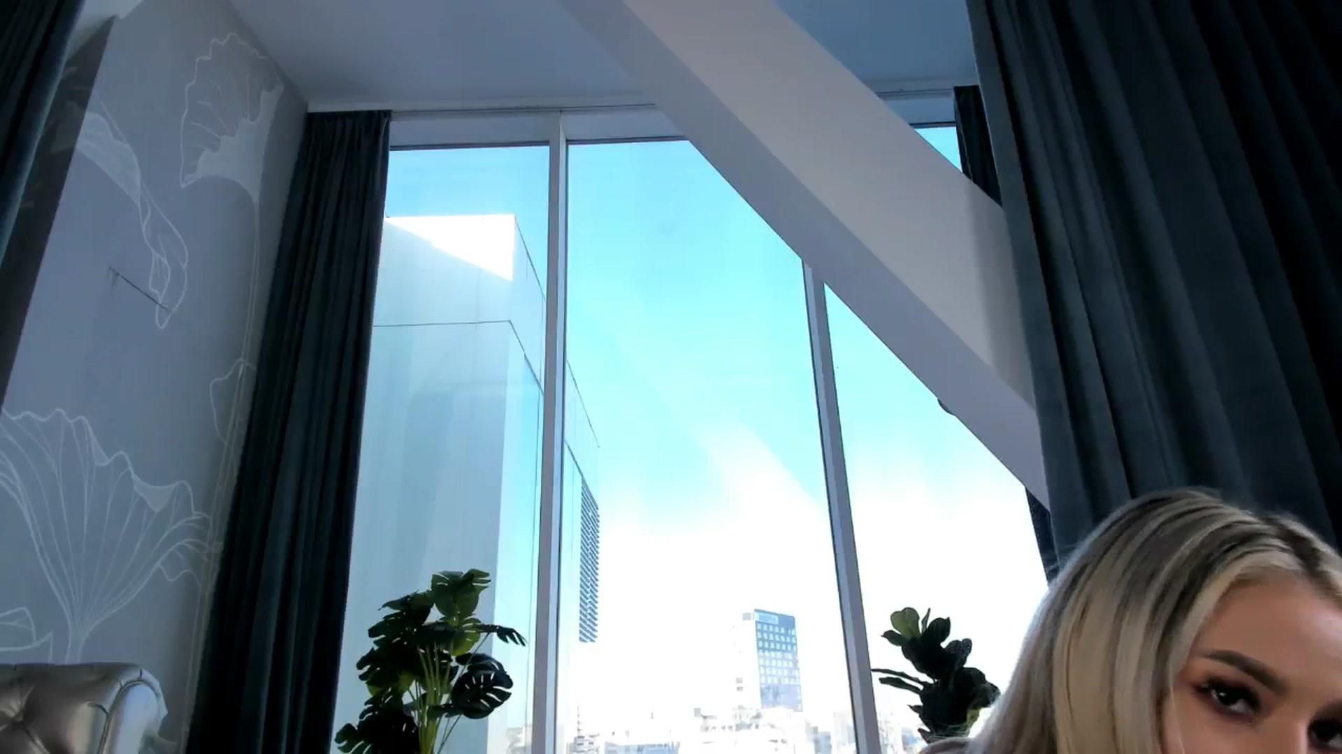 Gallery image thumbnail from AudreyRyen's myfreecams stream on, 10/19/2024, 14:41 image 6 of 20
