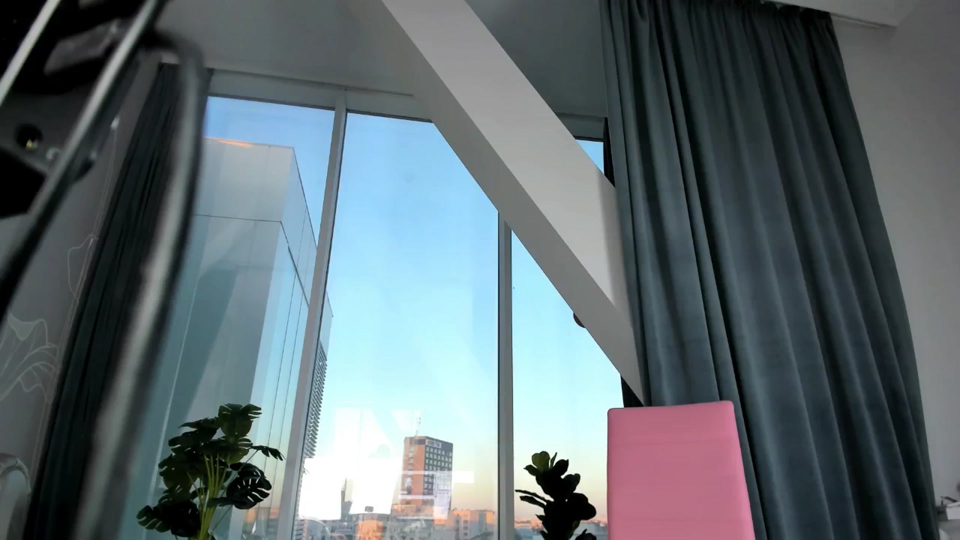 Gallery image thumbnail from AudreyRyen's myfreecams stream on, 10/26/2024, 15:24 image 3 of 20