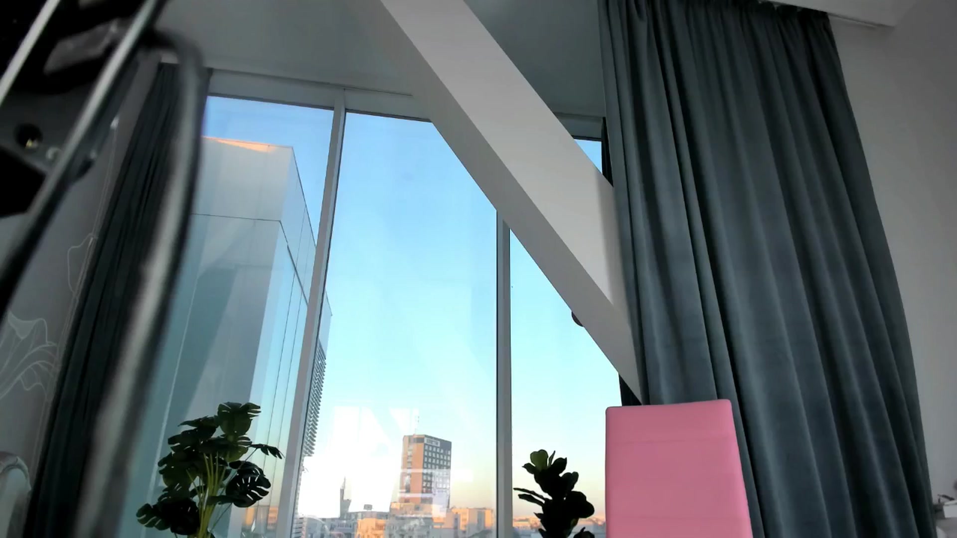 Gallery image thumbnail from AudreyRyen's myfreecams stream on, 10/26/2024, 15:24 image 1 of 20