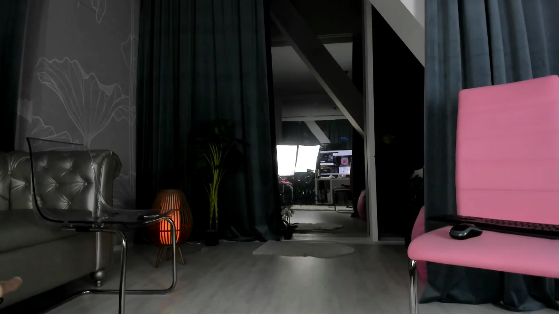 Gallery image thumbnail from AudreyRyen's myfreecams stream on, 10/28/2024, 17:40 image 16 of 20