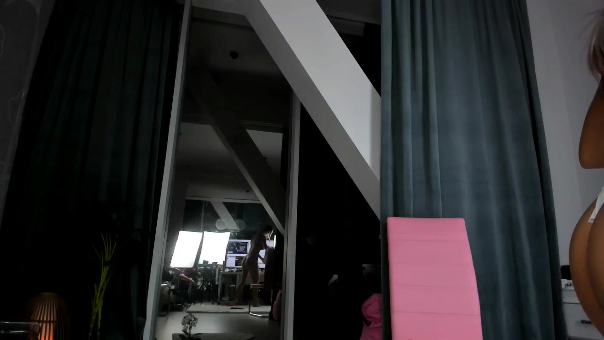 Gallery image thumbnail from AudreyRyen's myfreecams stream on, 11/07/2024, 17:59 image 19 of 20