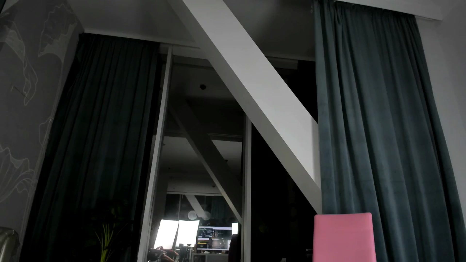 Gallery image thumbnail from AudreyRyen's myfreecams stream on, 11/10/2024, 17:21 image 14 of 20