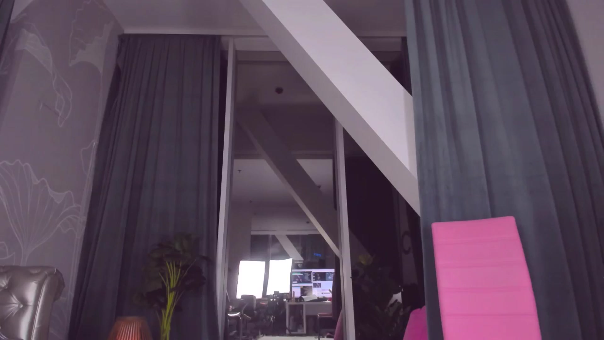 Gallery image thumbnail from AudreyRyen's myfreecams stream on, 11/17/2024, 17:45 image 13 of 20