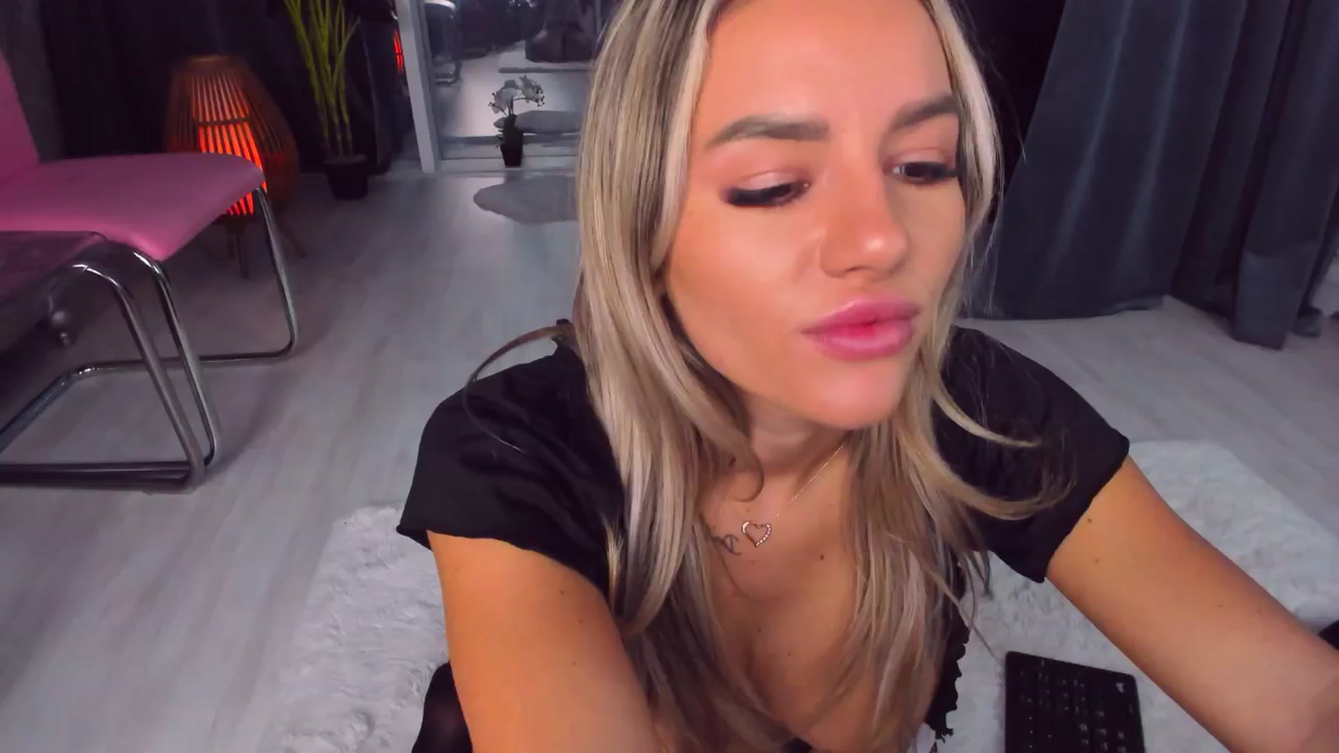 Gallery image thumbnail from AudreyRyen's myfreecams stream on, 12/14/2024, 14:43 image 20 of 20