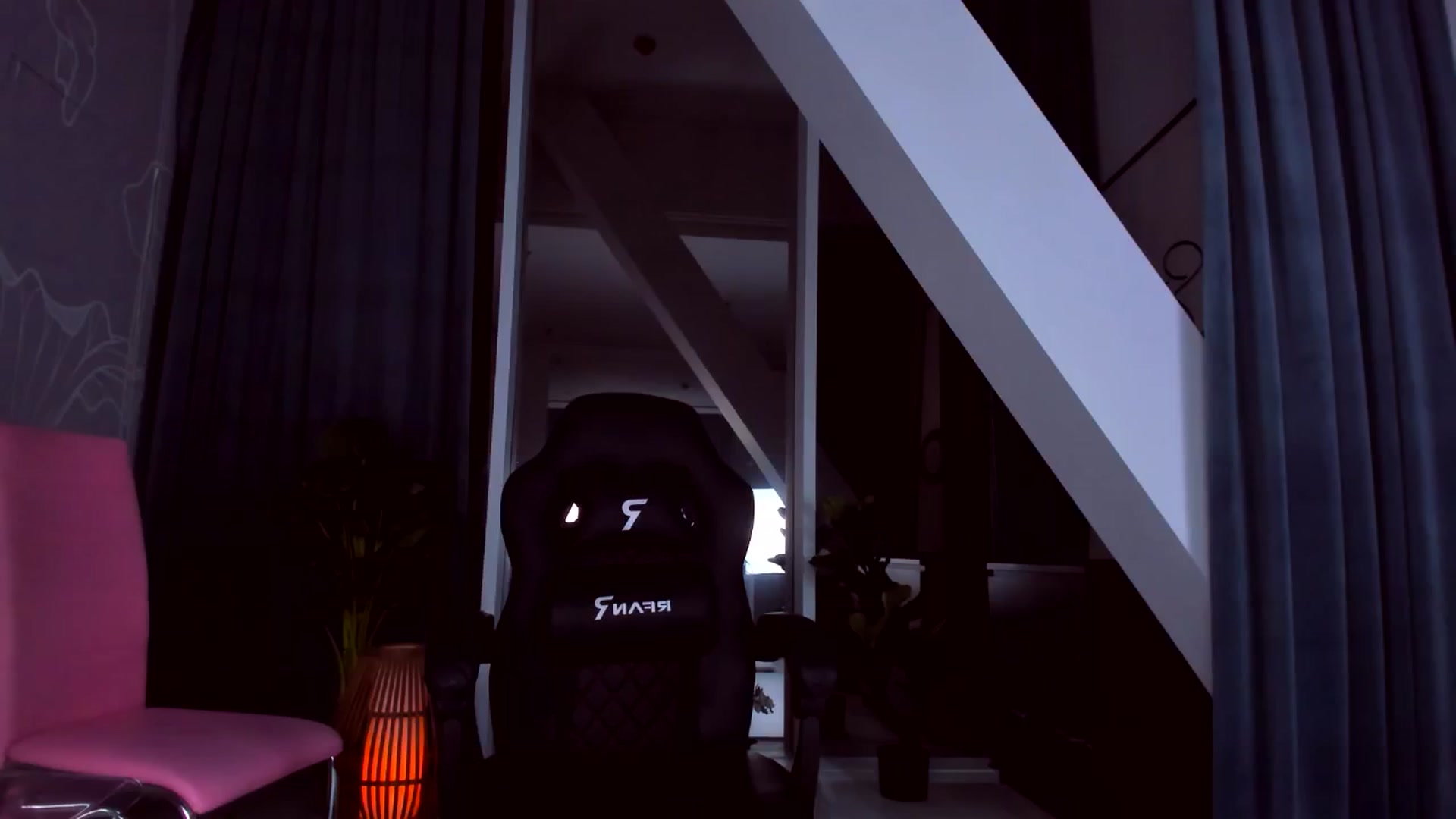 Gallery image thumbnail from AudreyRyen's myfreecams stream on, 12/23/2024, 18:26 image 9 of 20