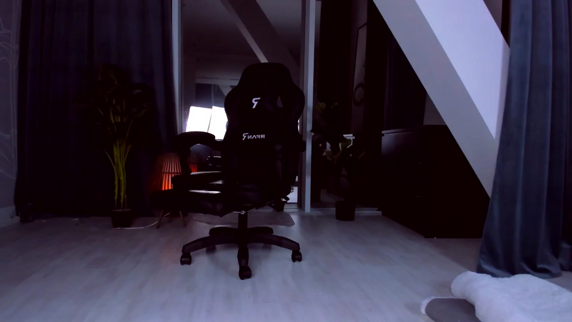 Gallery image thumbnail from AudreyRyen's myfreecams stream on, 12/29/2024, 17:59 image 10 of 20