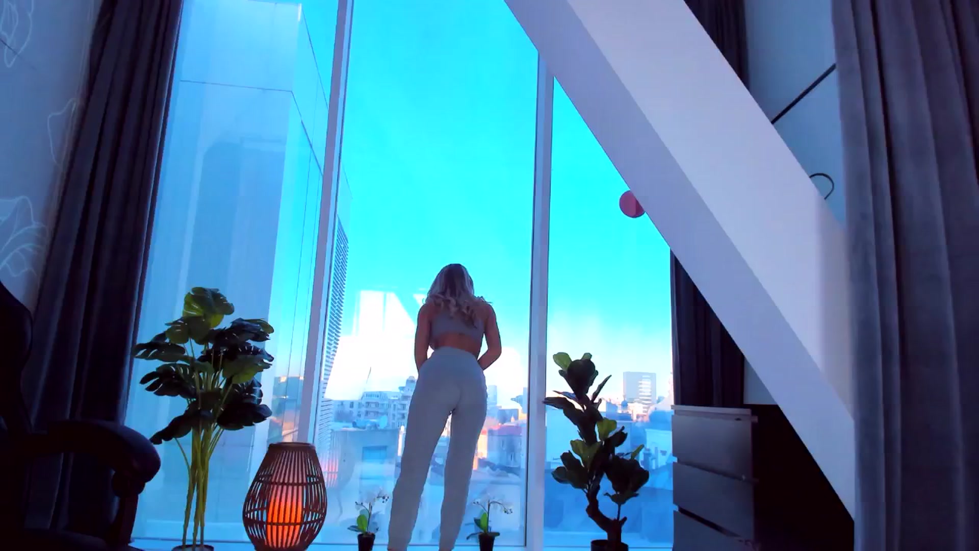 Gallery image thumbnail from AudreyRyen's myfreecams stream on, 01/02/2025, 14:32 image 6 of 20