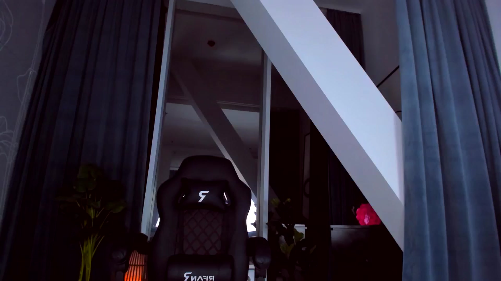 Gallery image thumbnail from AudreyRyen's myfreecams stream on, 01/08/2025, 19:33 image 12 of 20
