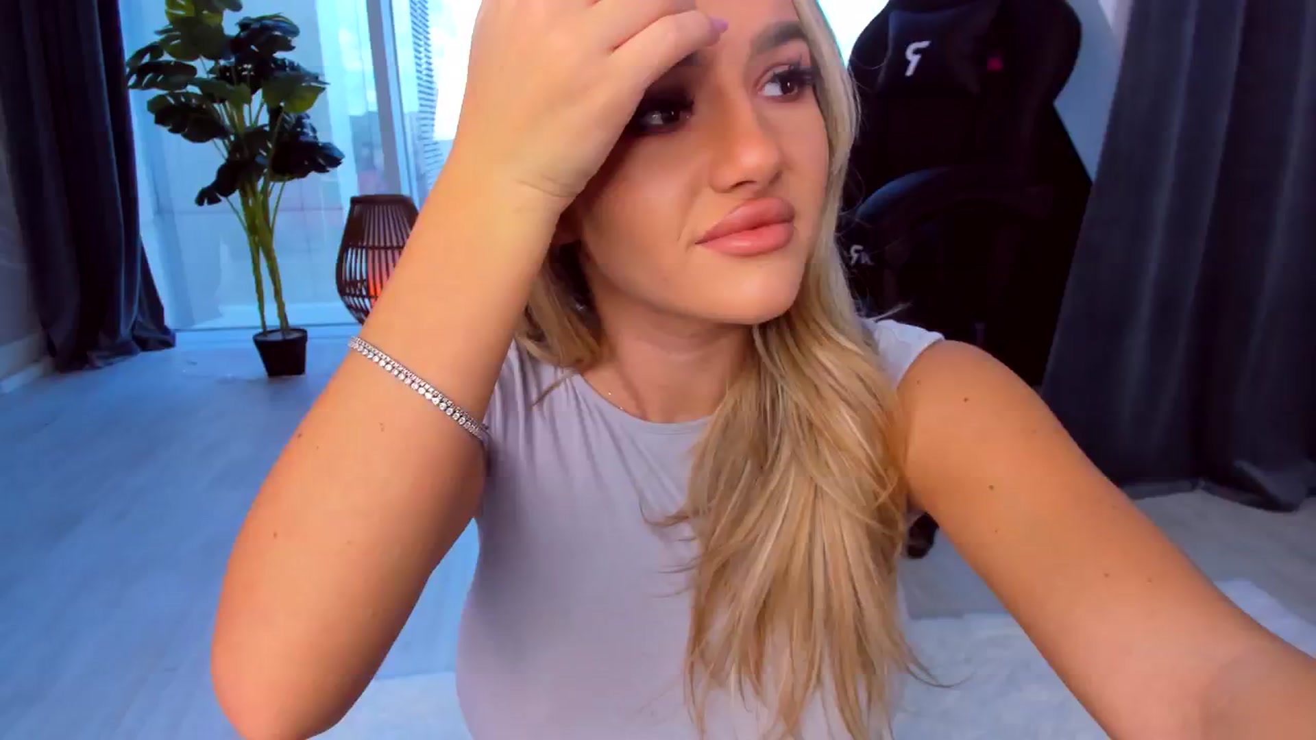 Gallery image thumbnail from AudreyRyen's myfreecams stream on, 01/11/2025, 12:17 image 14 of 20