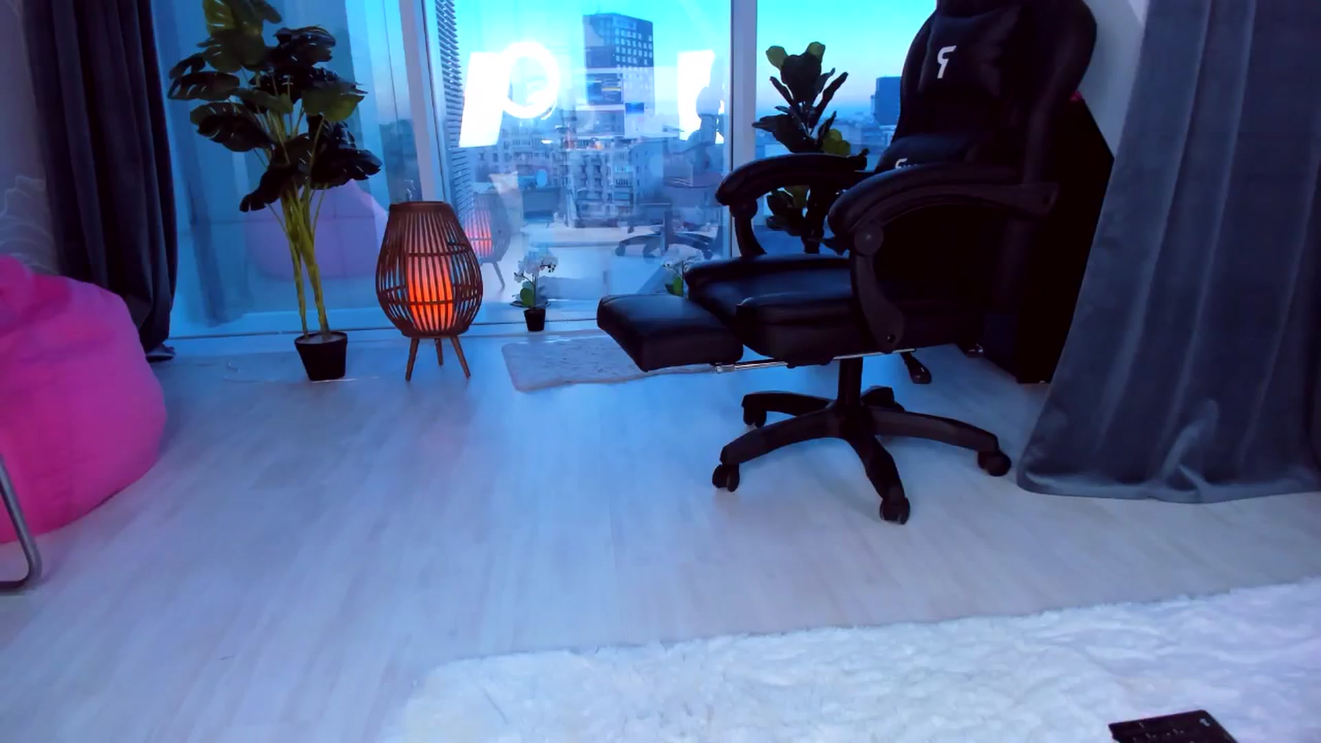 Gallery image thumbnail from AudreyRyen's myfreecams stream on, 01/23/2025, 16:52 image 10 of 20