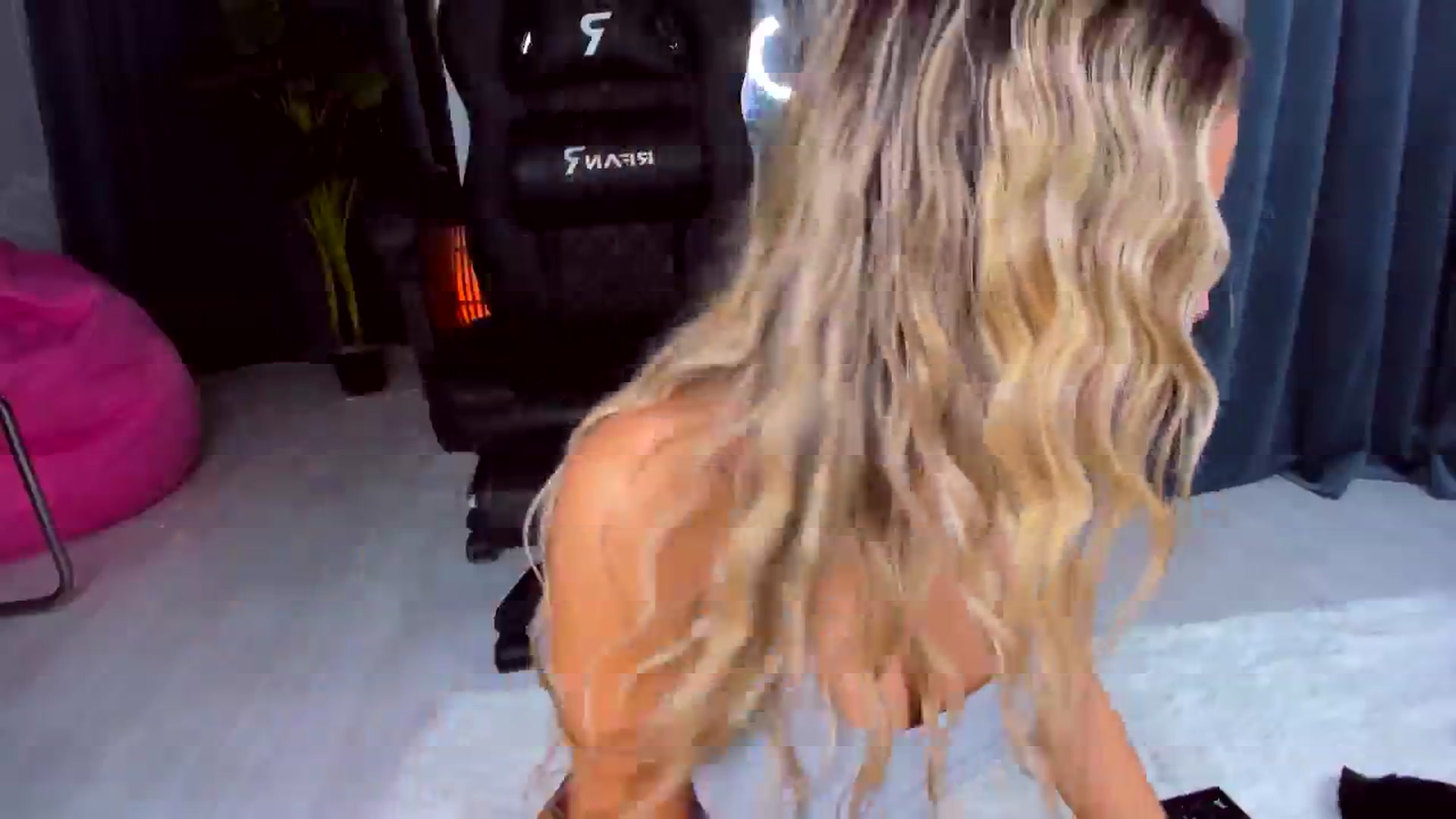 Gallery image thumbnail from AudreyRyen's myfreecams stream on, 02/02/2025, 18:27 image 7 of 20