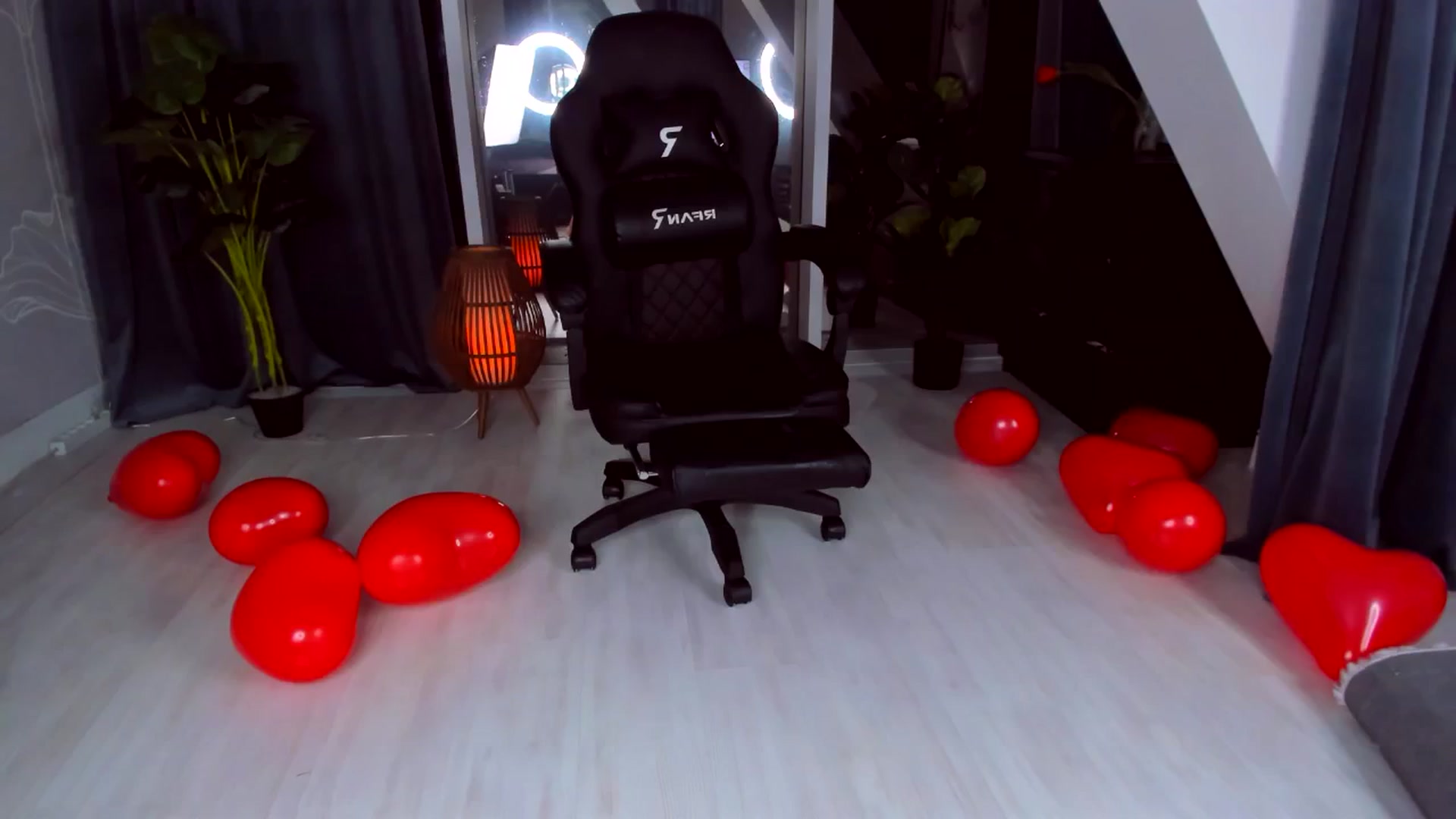 Gallery image thumbnail from AudreyRyen's myfreecams stream on, 02/15/2025, 18:55 image 12 of 20