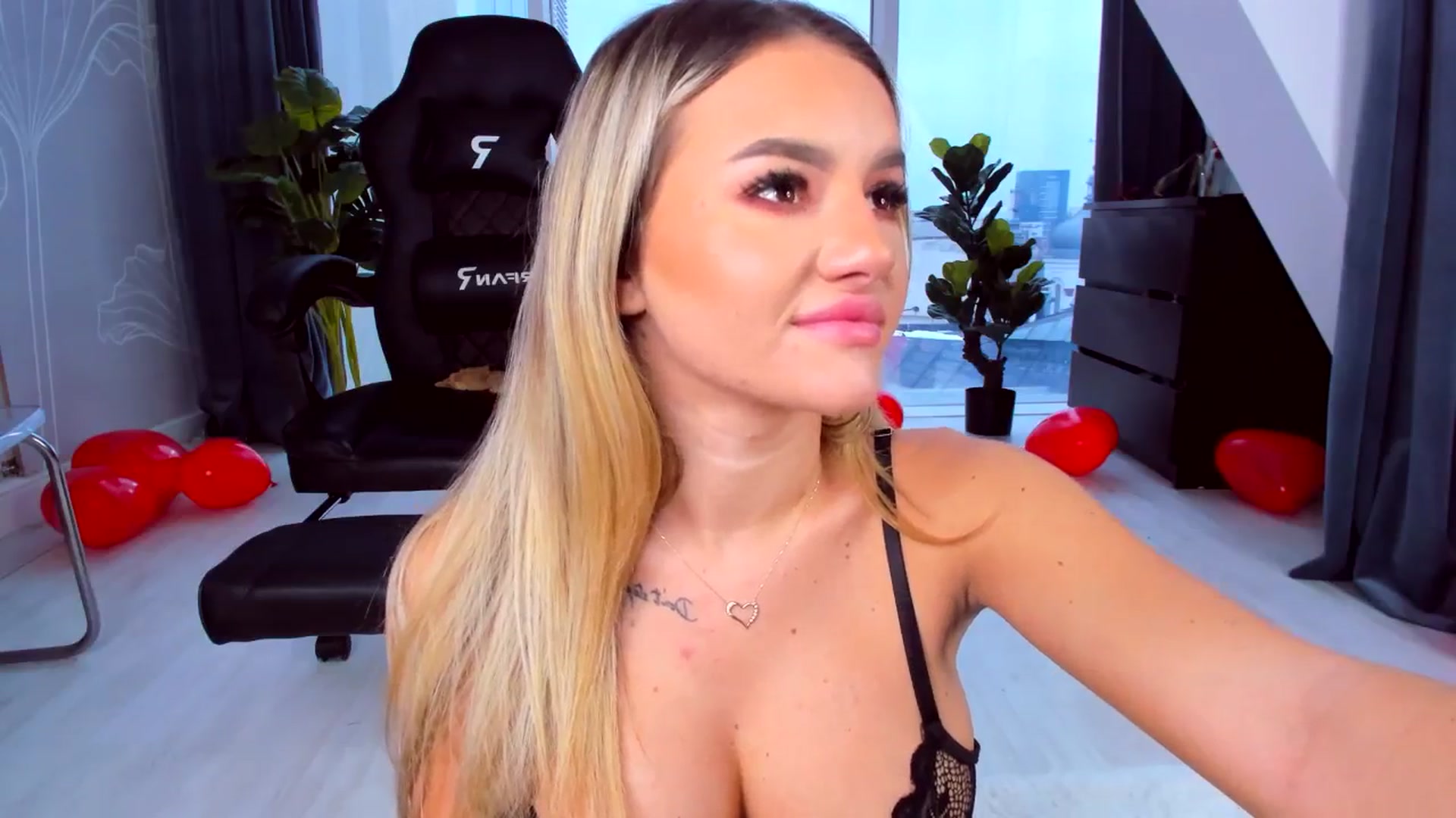 Gallery image thumbnail from AudreyRyen's myfreecams stream on, 03/01/2025, 13:18 image 10 of 20