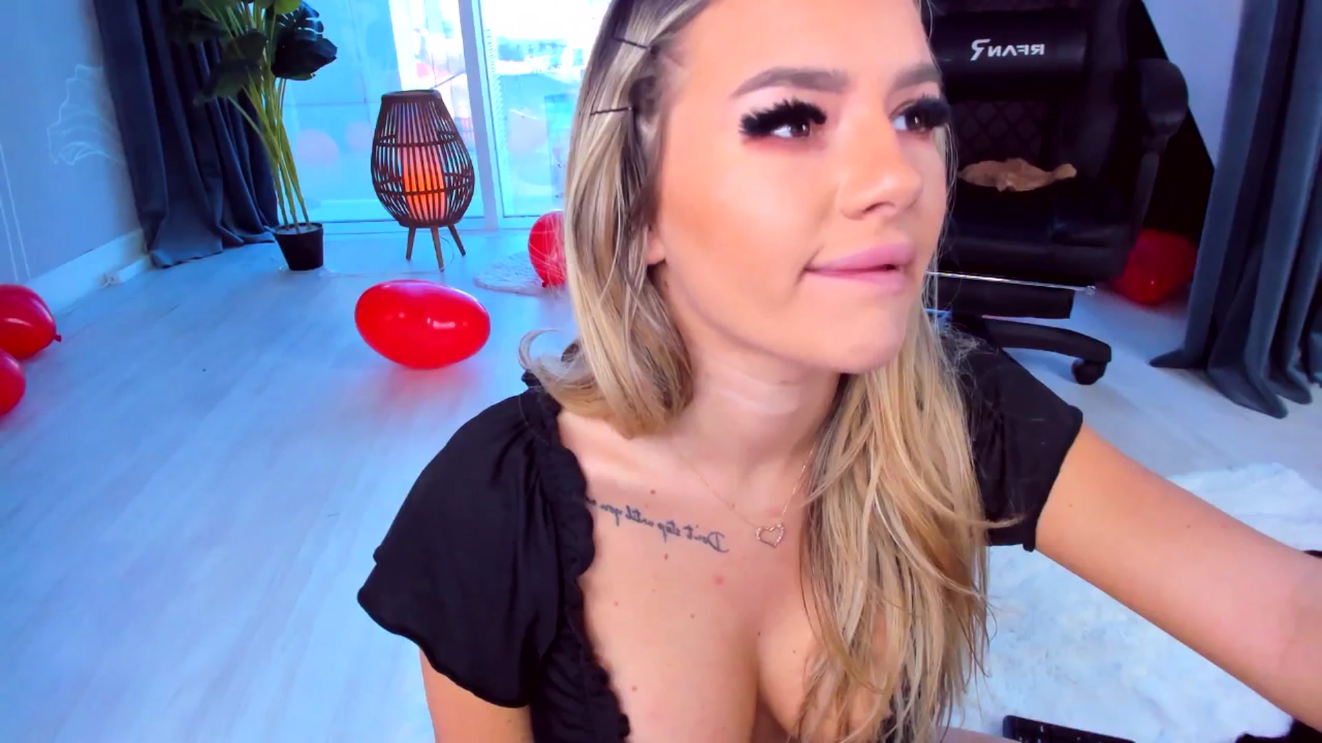 Gallery image thumbnail from AudreyRyen's myfreecams stream on, 03/05/2025, 16:15 image 2 of 20