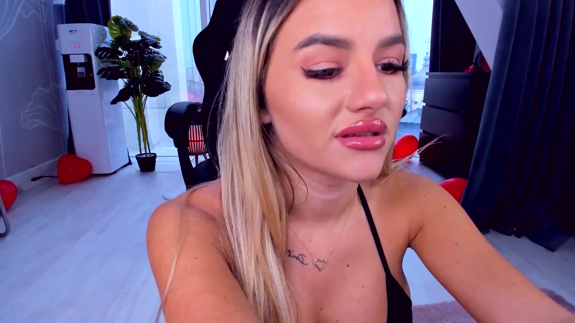 Gallery image thumbnail from AudreyRyen's myfreecams stream on, 03/28/2025, 16:55 image 15 of 20