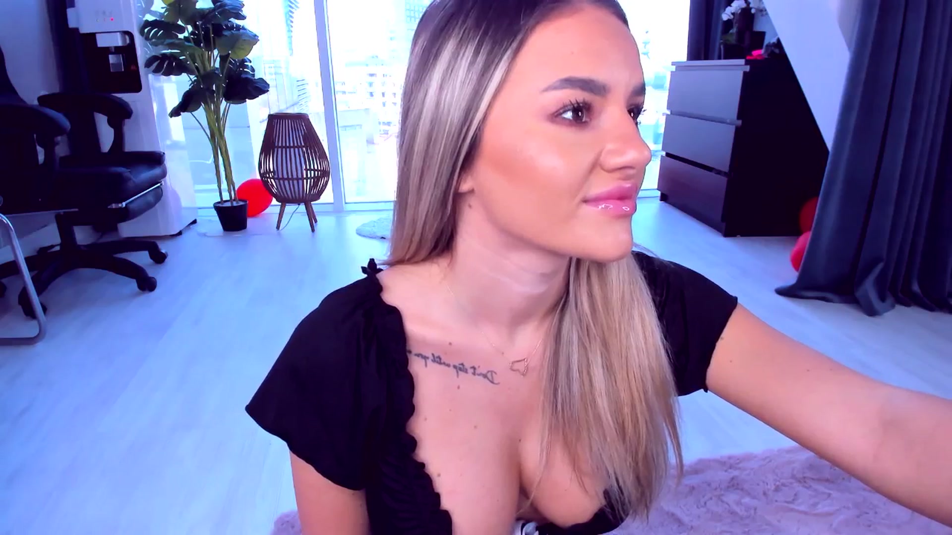 Gallery image thumbnail from AudreyRyen's myfreecams stream on, 04/17/2025, 11:57 image 10 of 20