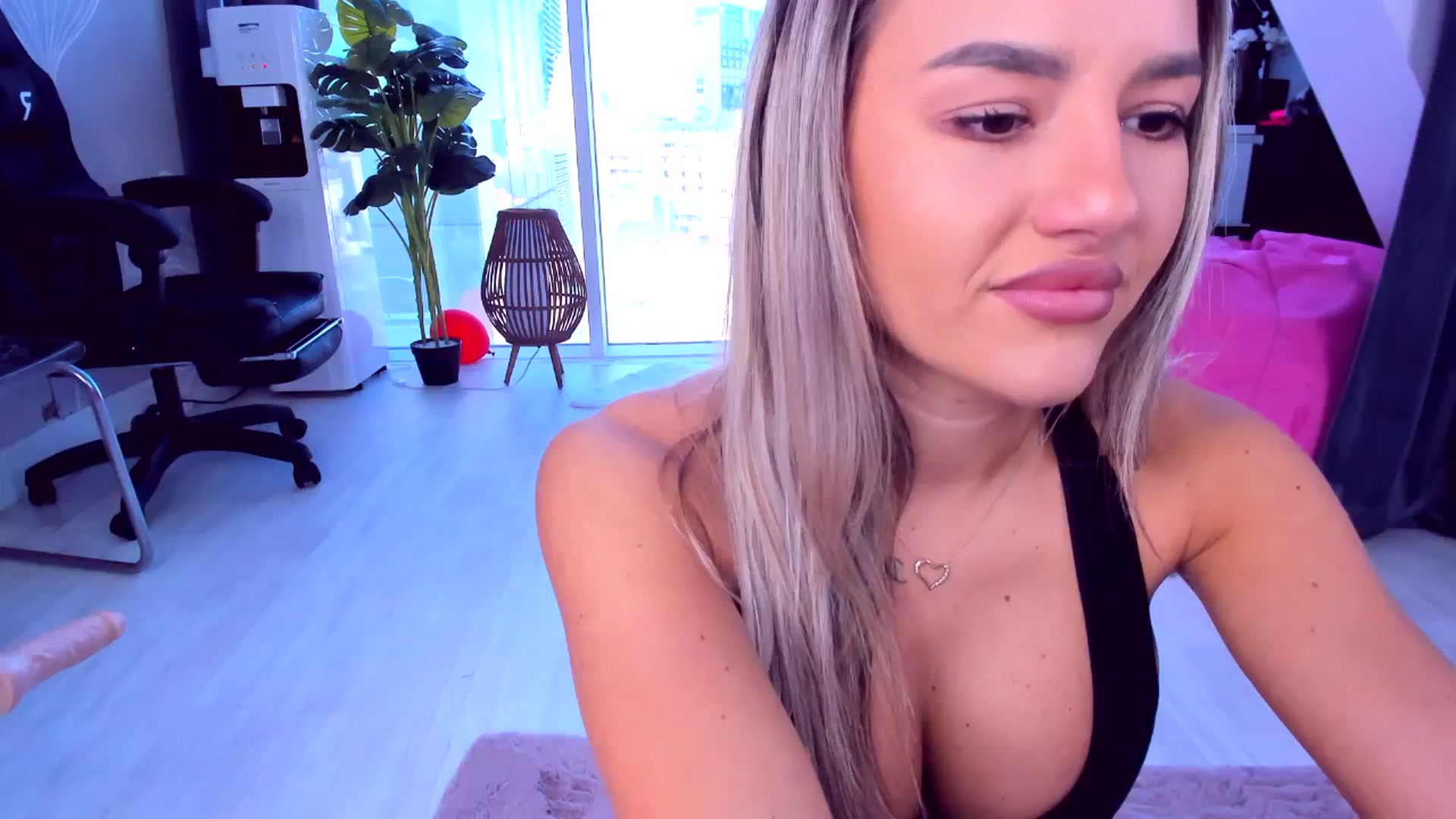 Gallery image thumbnail from AudreyRyen's myfreecams stream on, 04/28/2025, 13:55 image 13 of 20