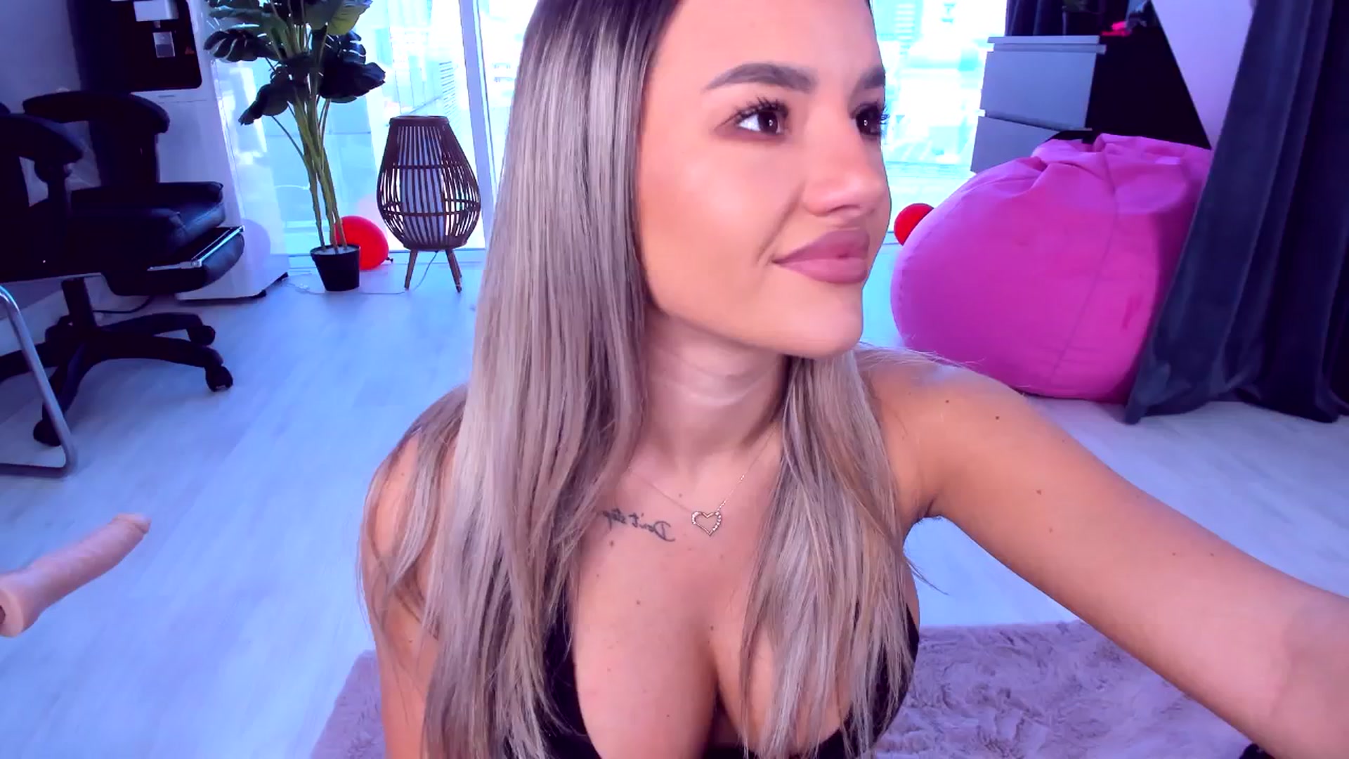 Gallery image thumbnail from AudreyRyen's myfreecams stream on, 04/28/2025, 13:55 image 10 of 20