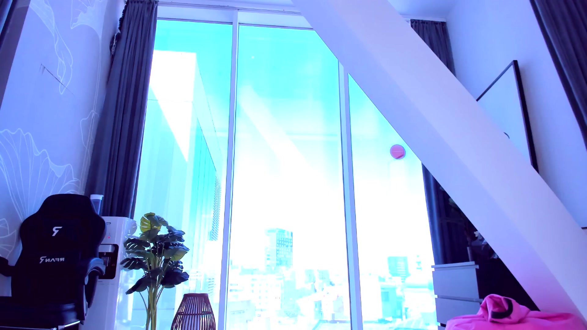 Gallery image thumbnail from AudreyRyen's myfreecams stream on, 05/03/2025, 14:31 image 9 of 20