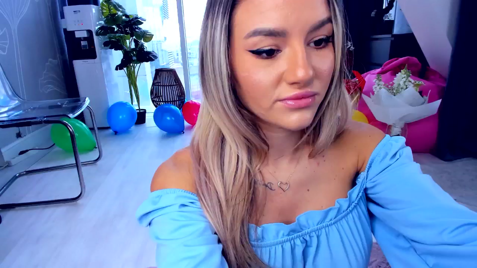 Gallery image thumbnail from AudreyRyen's myfreecams stream on, 05/13/2025, 10:46 image 4 of 20