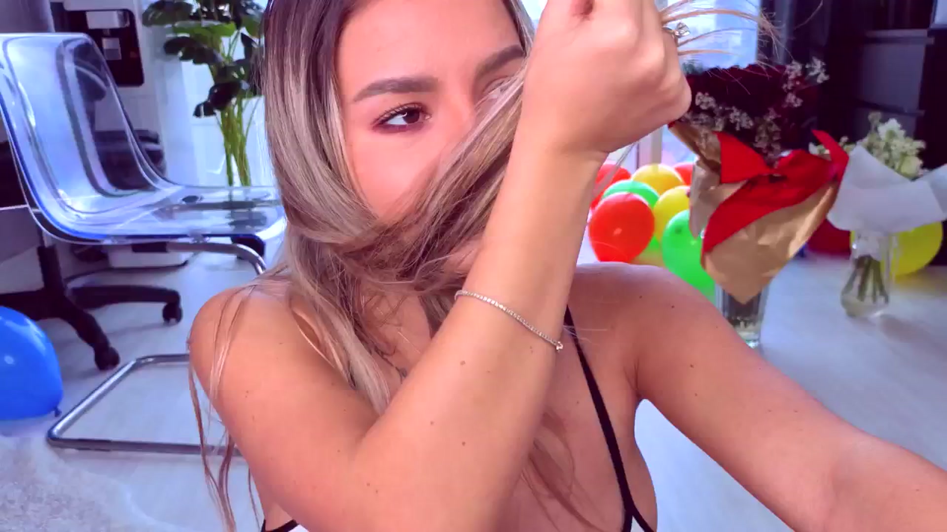 Gallery image thumbnail from AudreyRyen's myfreecams stream on, 05/17/2025, 13:33 image 2 of 20
