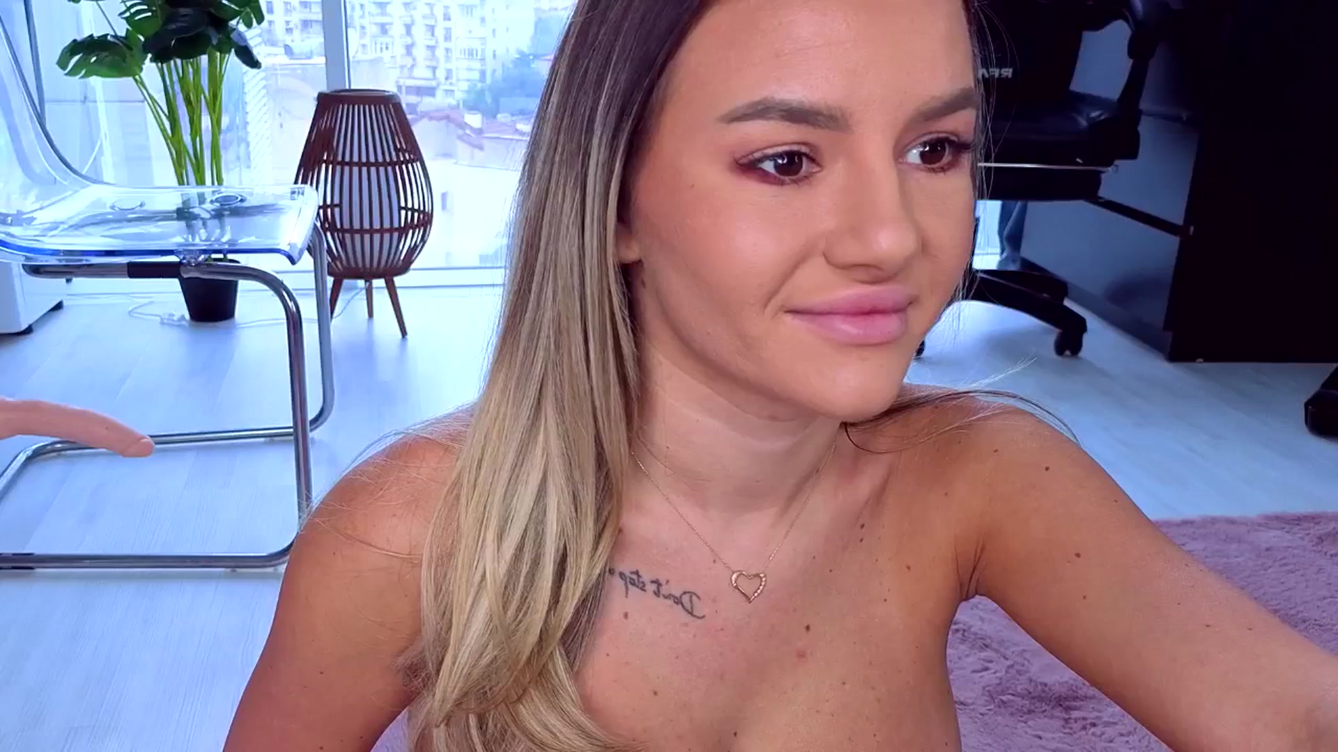 Gallery image thumbnail from AudreyRyen's myfreecams stream on, 07/12/2025, 11:50 image 15 of 20