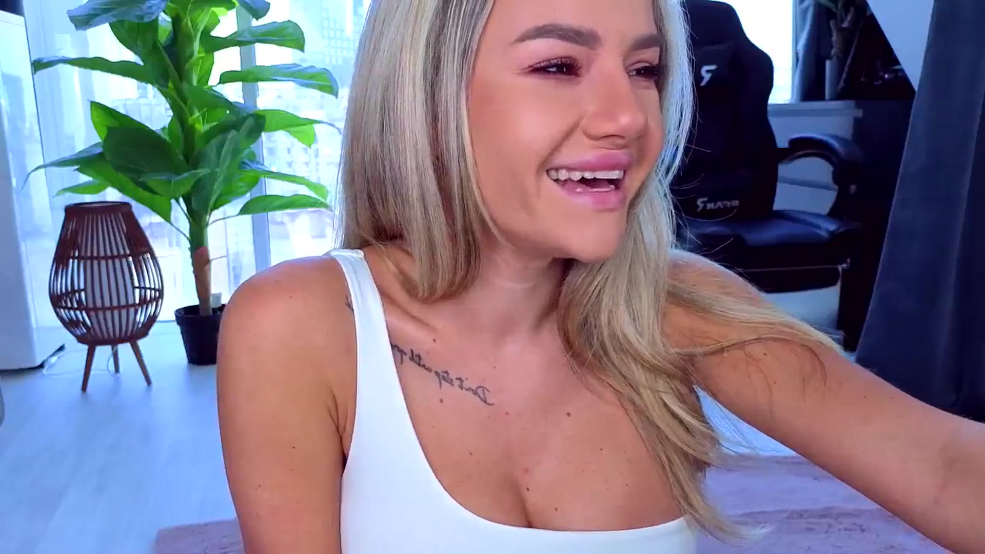Gallery image thumbnail from AudreyRyen's myfreecams stream on, 08/11/2025, 14:22 image 2 of 20
