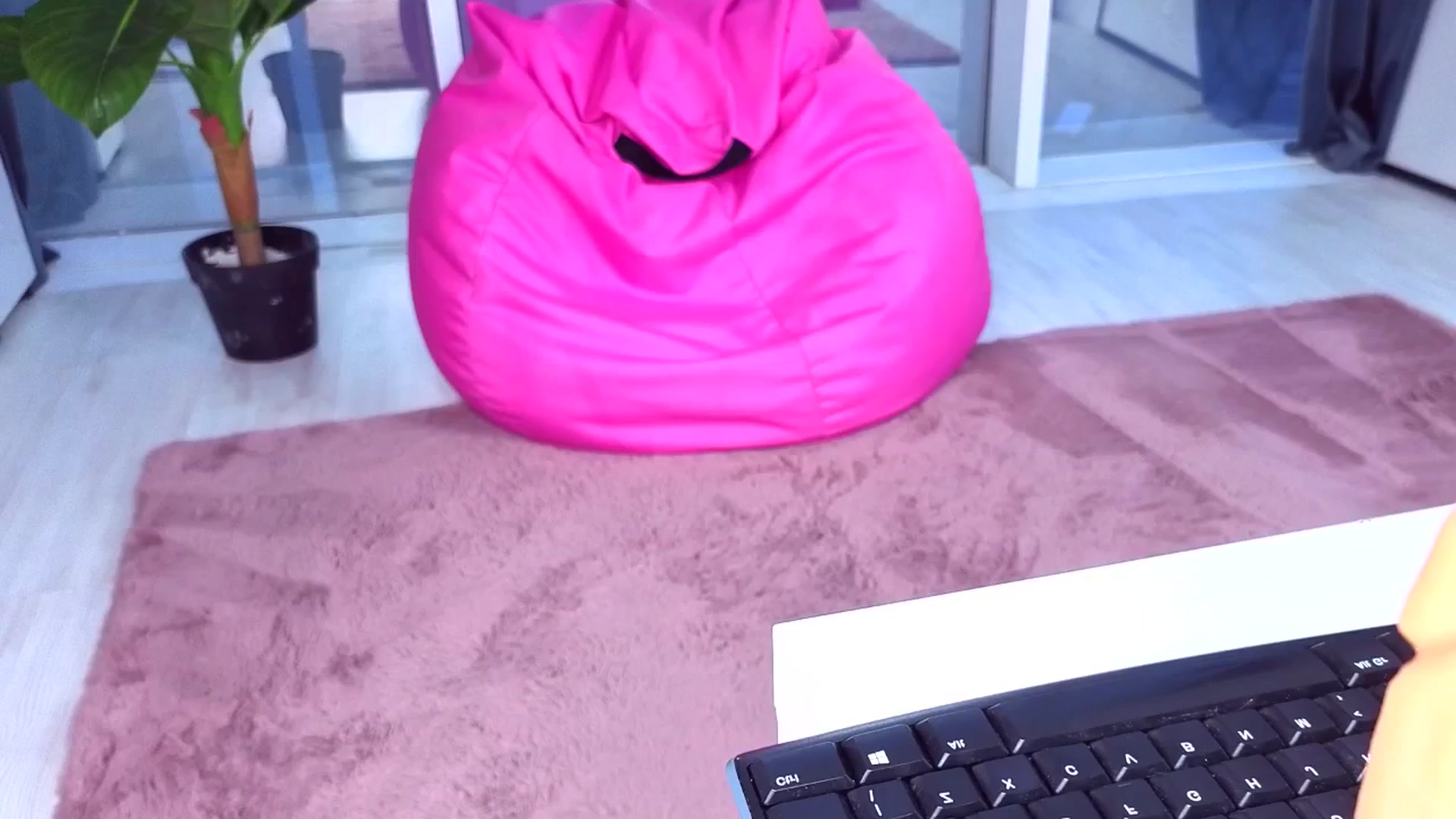 Gallery image thumbnail from AudreyRyen's myfreecams stream on, 12/11/2025, 18:18 image 2 of 20