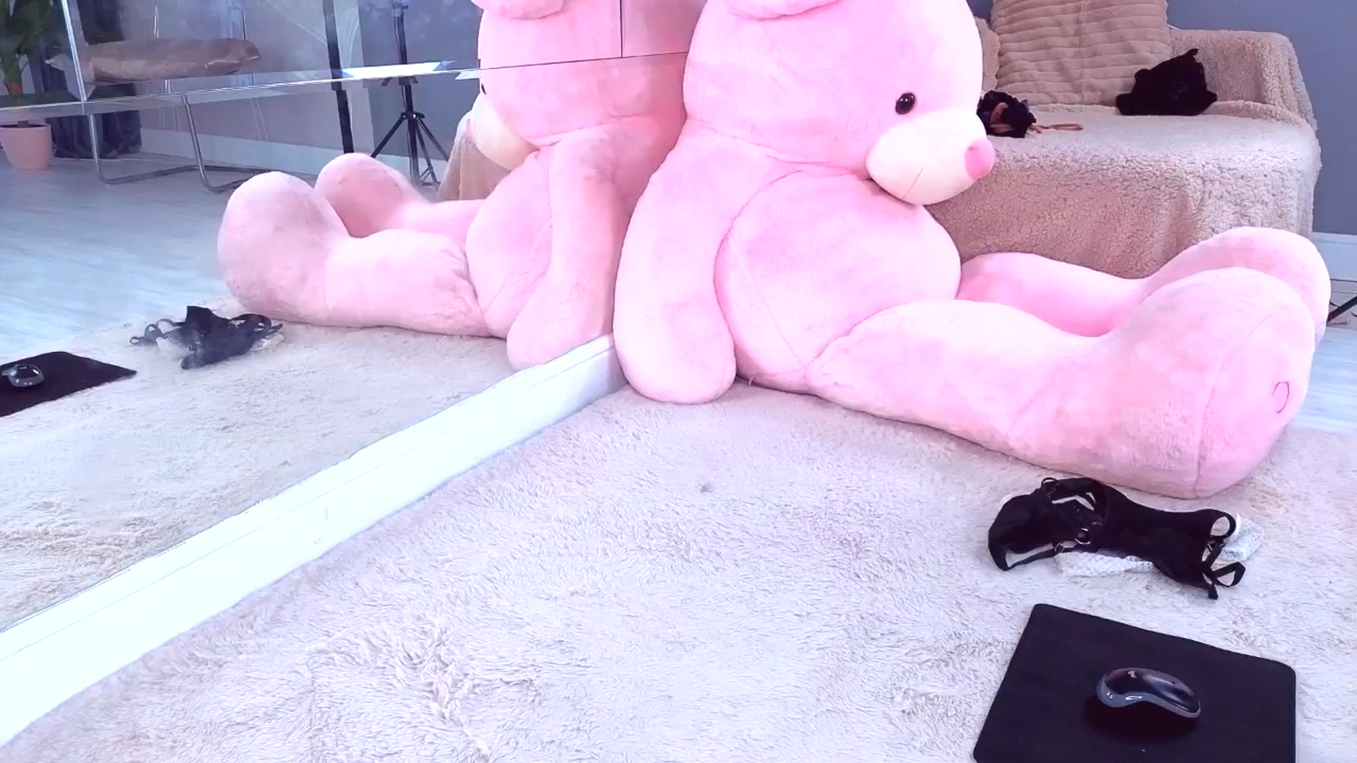 Gallery image thumbnail from AudreyRyen's myfreecams stream on, 03/29/2026, 18:35 image 2 of 20