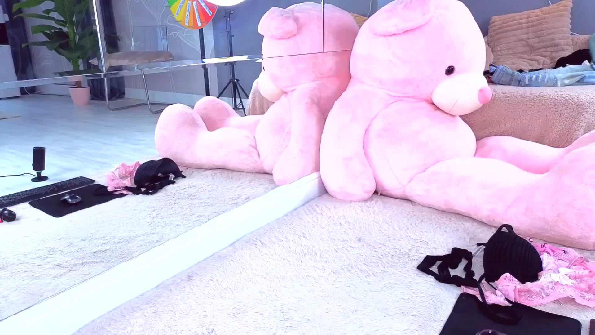 Gallery image thumbnail from AudreyRyen's myfreecams stream on, 03/30/2026, 16:13 image 15 of 20