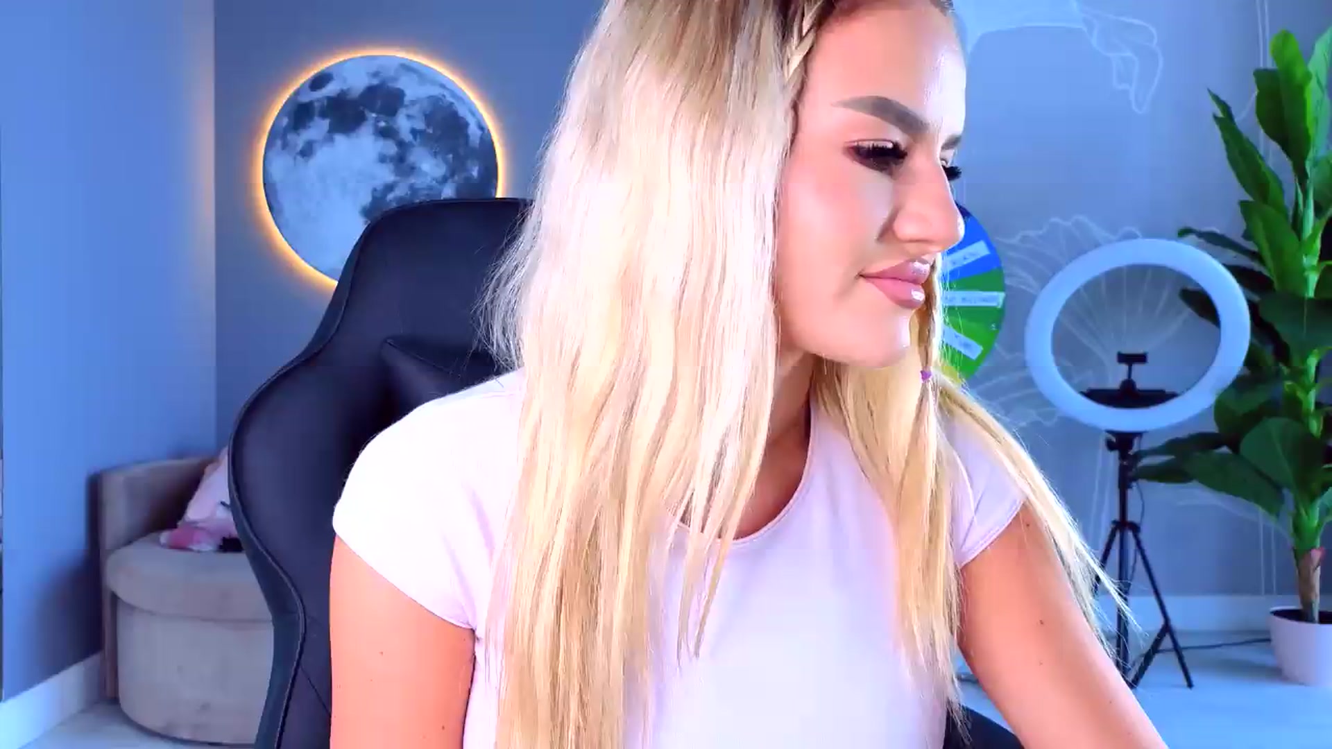 Gallery image thumbnail from AudreyRyen's myfreecams stream on, 08/05/2026, 14:16 image 1 of 20
