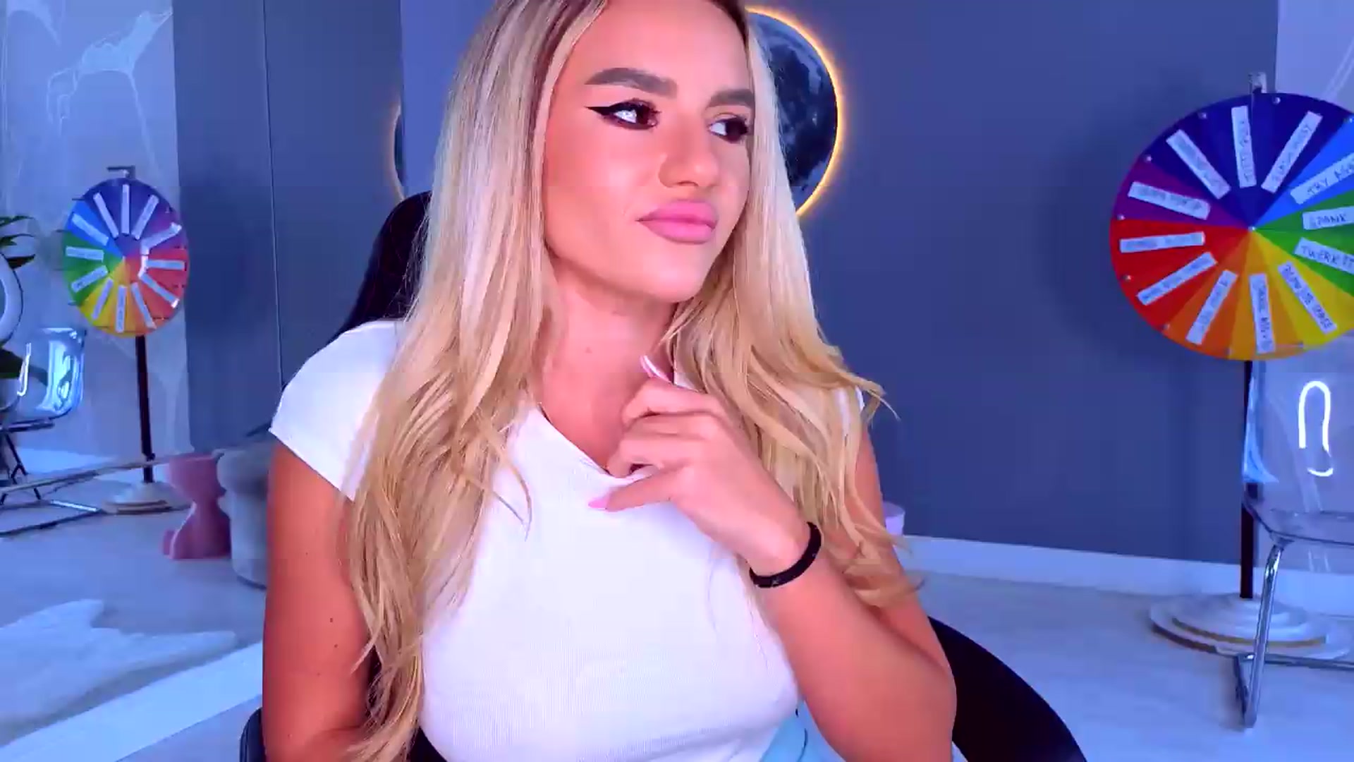 Gallery image thumbnail from AudreyRyen's myfreecams stream on, 08/21/2026, 12:36 image 2 of 20