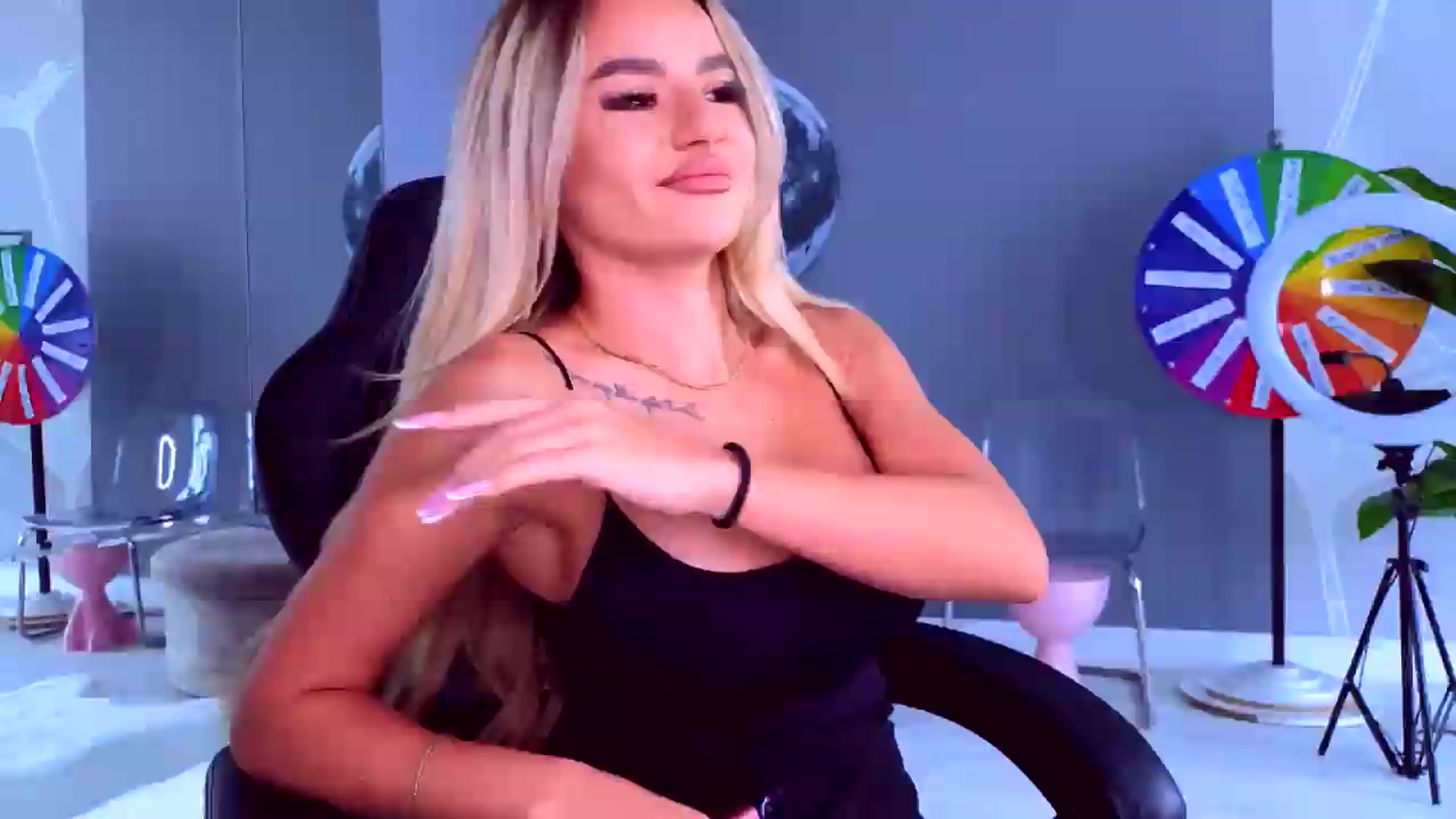 Gallery image thumbnail from AudreyRyen's myfreecams stream on, 09/08/2026, 10:59 image 15 of 20