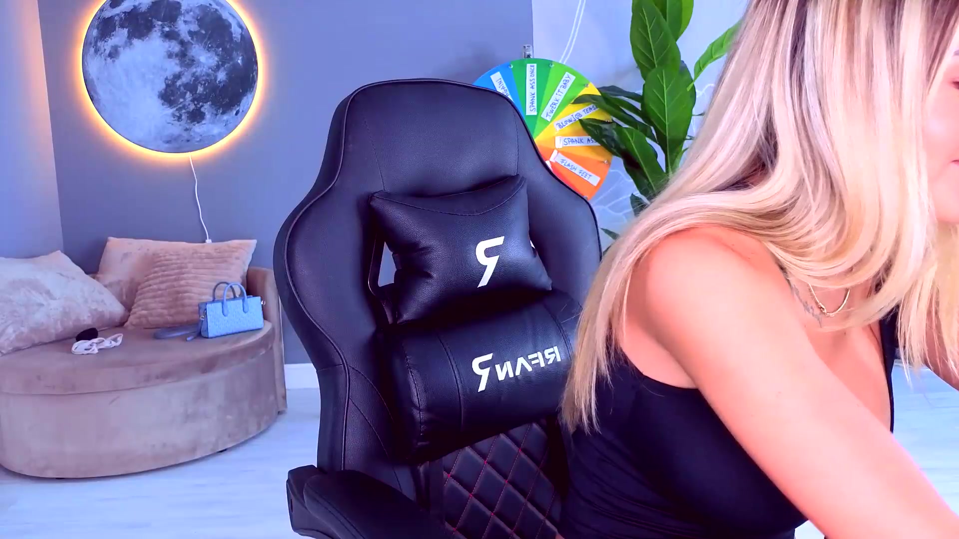 Gallery image thumbnail from AudreyRyen's myfreecams stream on, 09/23/2026, 15:52 image 13 of 20