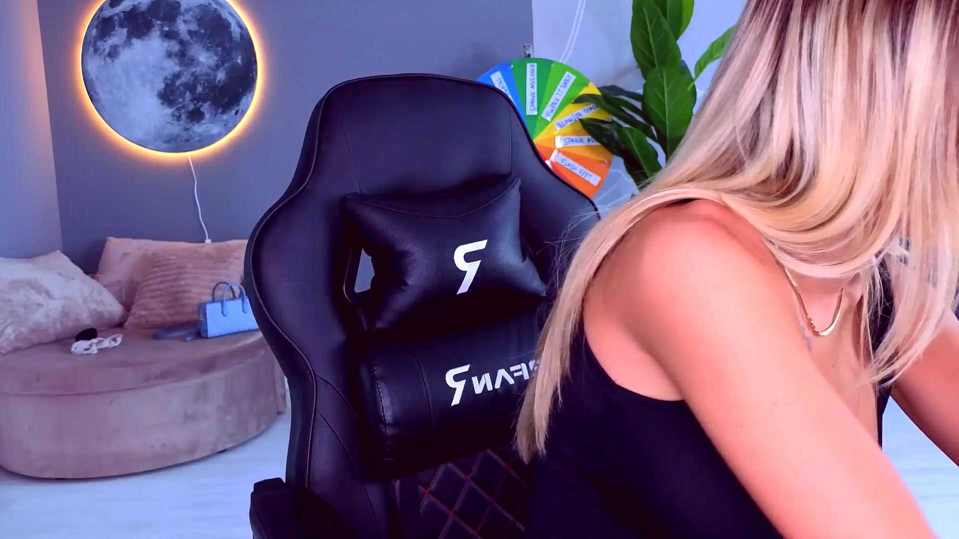 Gallery image thumbnail from AudreyRyen's myfreecams stream on, 09/23/2026, 15:52 image 12 of 20