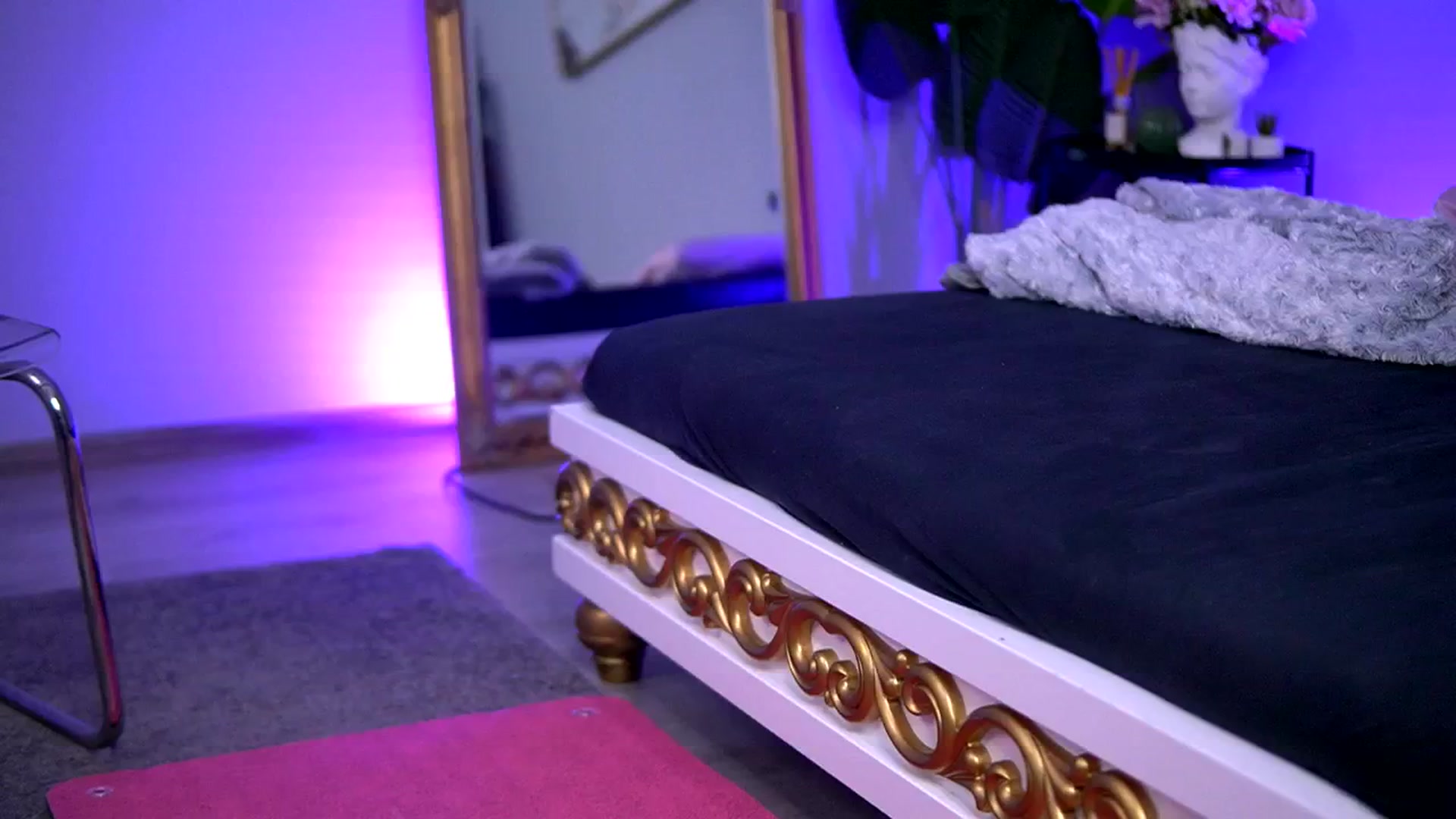 Gallery image thumbnail from AudreyZanne's myfreecams stream on, 11/25/2024, 09:30 image 19 of 20