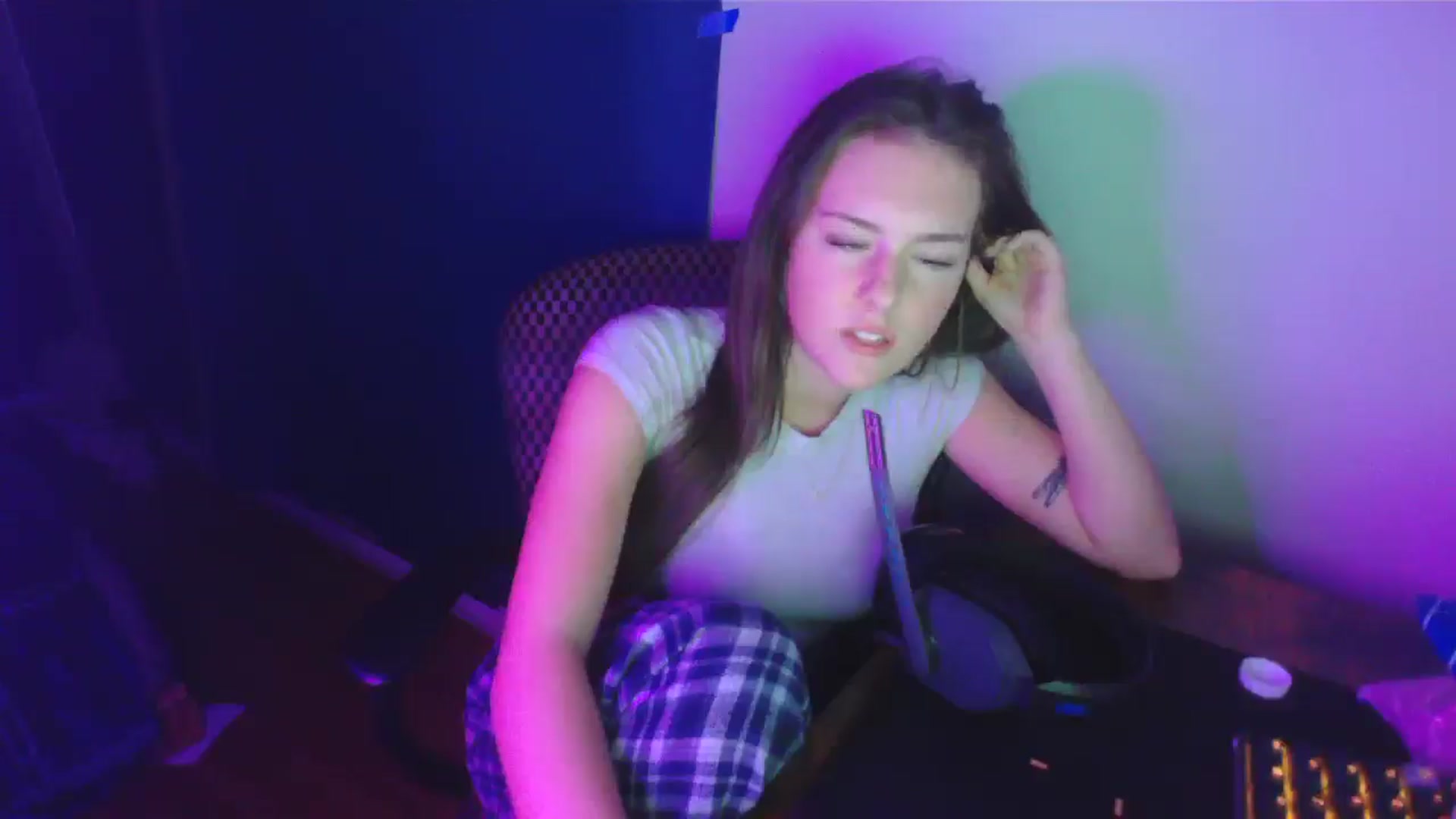 Gallery image thumbnail from Audreylane07's myfreecams stream on, 11/14/2025, 24:15 image 5 of 20