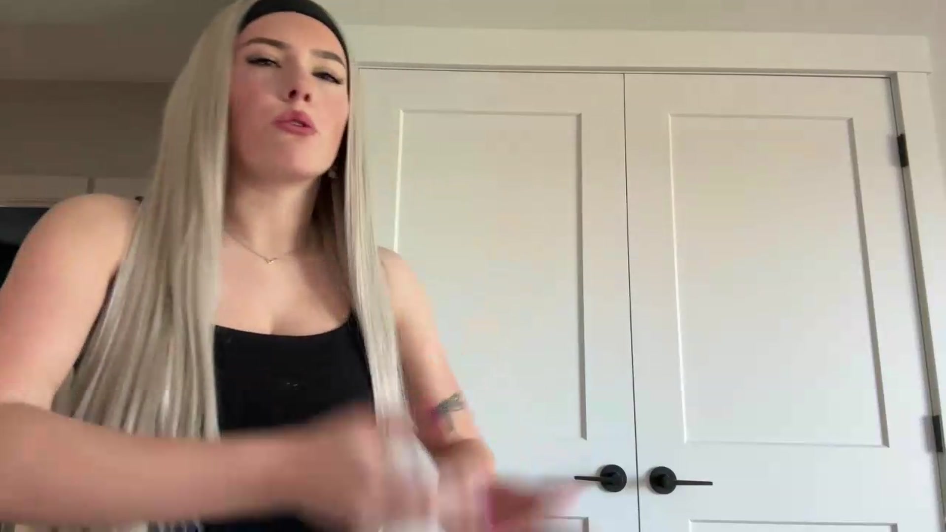 Gallery image thumbnail from Audreylane07's myfreecams stream on, 06/04/2026, 12:09 image 14 of 20