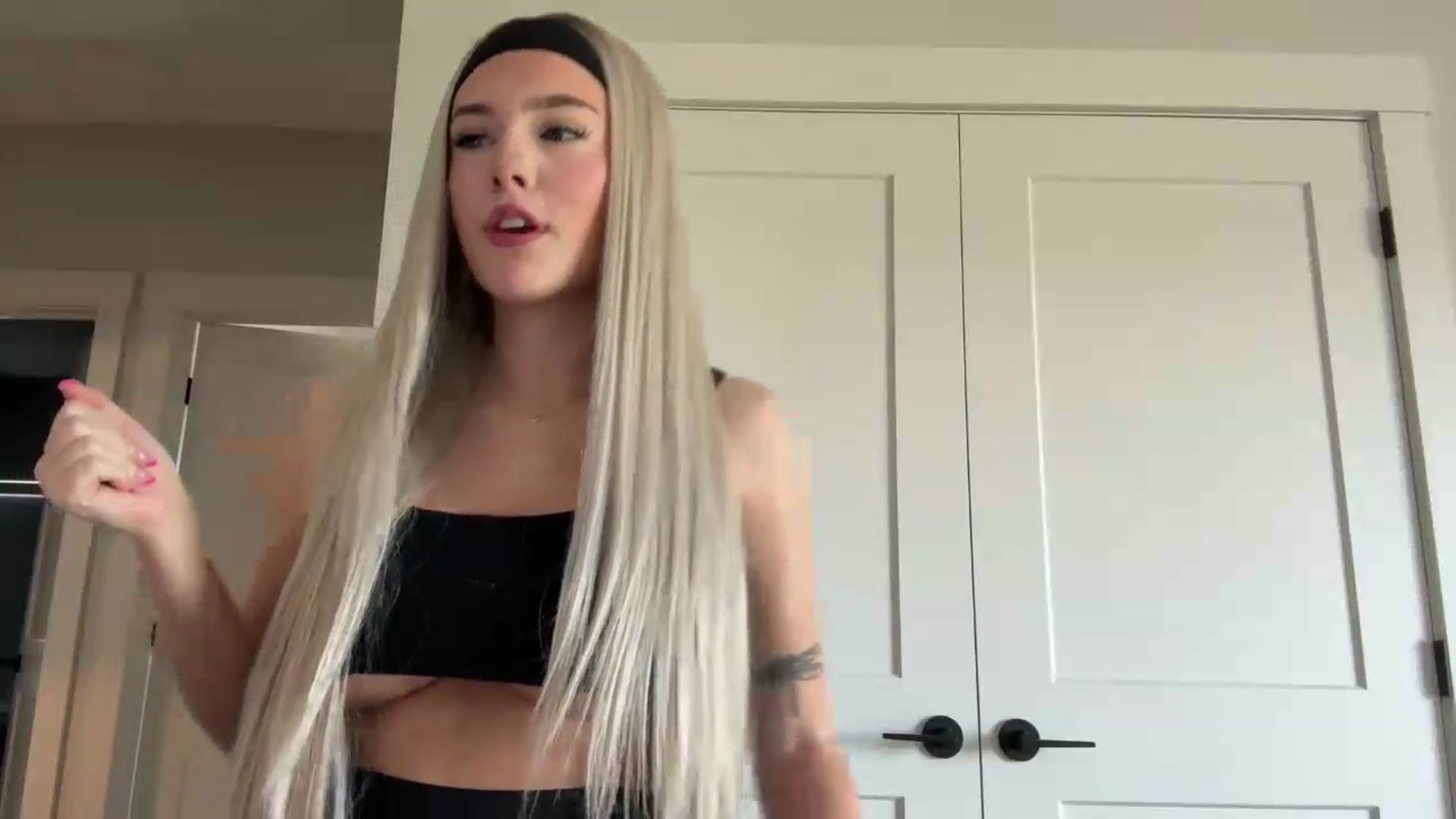 Gallery image thumbnail from Audreylane07's myfreecams stream on, 06/04/2026, 12:09 image 7 of 20